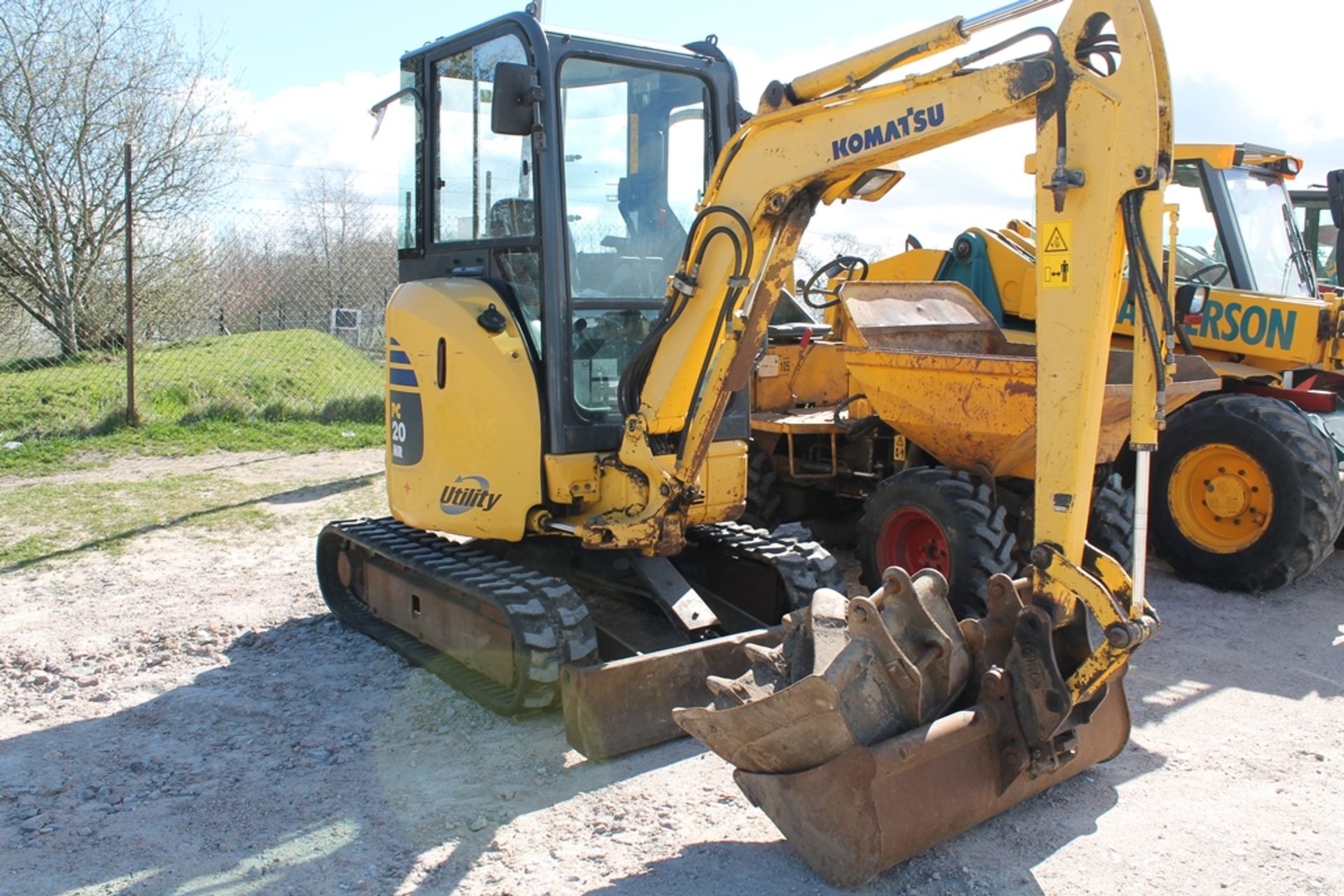 KOMATSU PC20, 3,896HRS, 2.6T EXCAVATOR C/W HITCH & 4 BUCKETS., E, PLUS VAT - Image 5 of 6