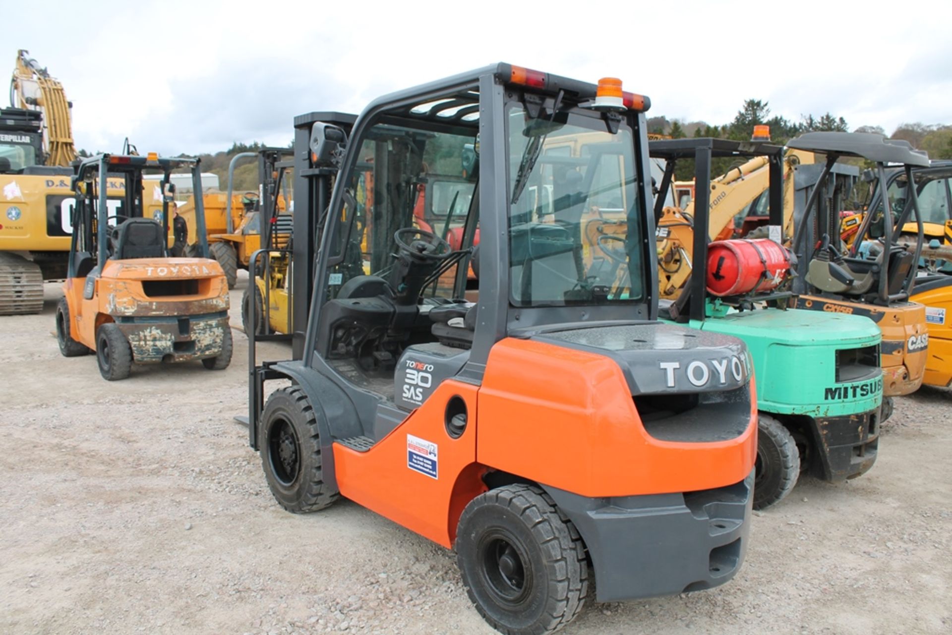 TOYOTA FORKLIFT , 02-8FDF30, DIESEL POWERED, LOLER CERTFICATED, SIDE SHIFT, 4.3M FULL FREE LIFT MAST - Image 2 of 5