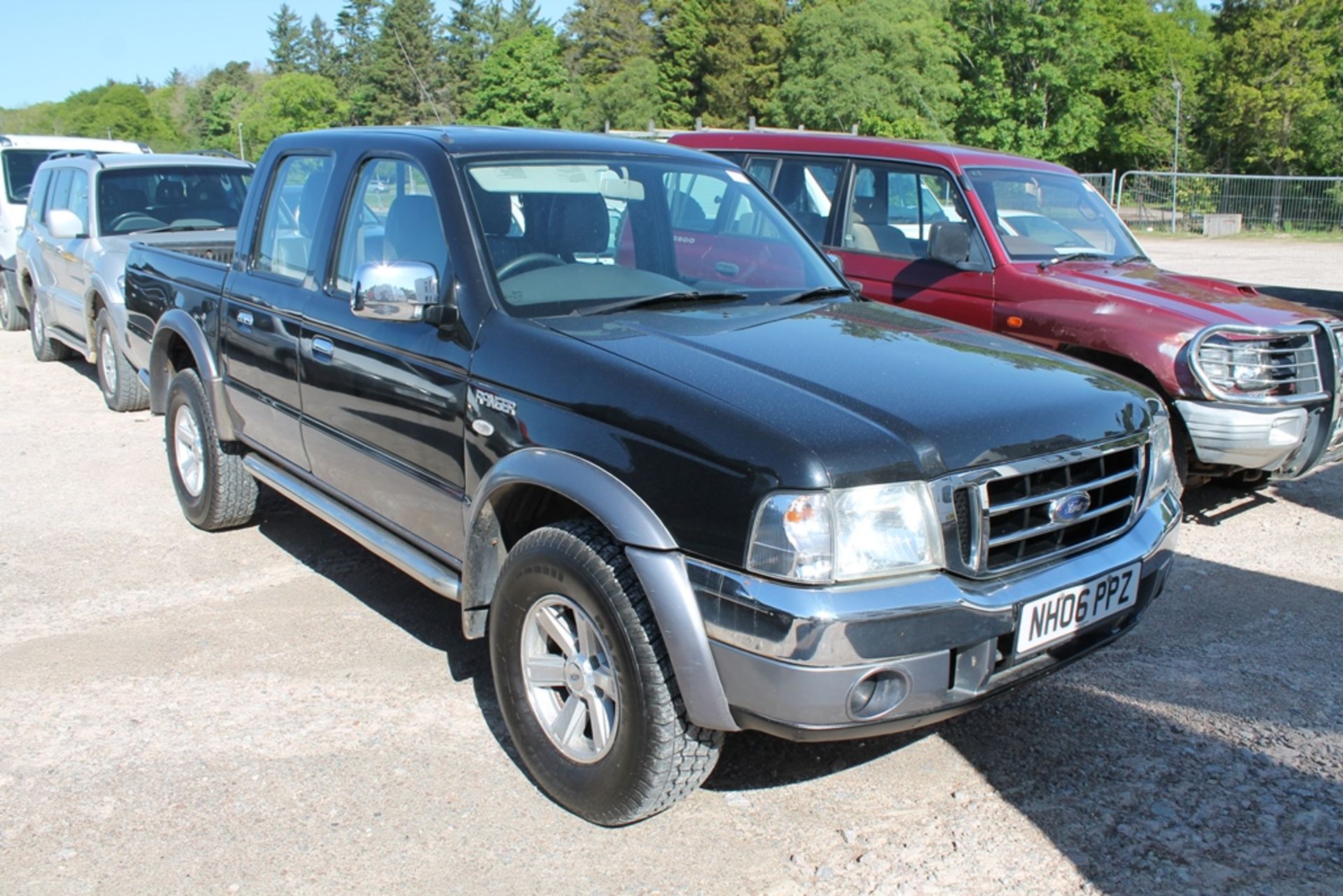 Ford Ranger Xlt Thunder - 2500cc 4 Door Pickup - Image 4 of 4