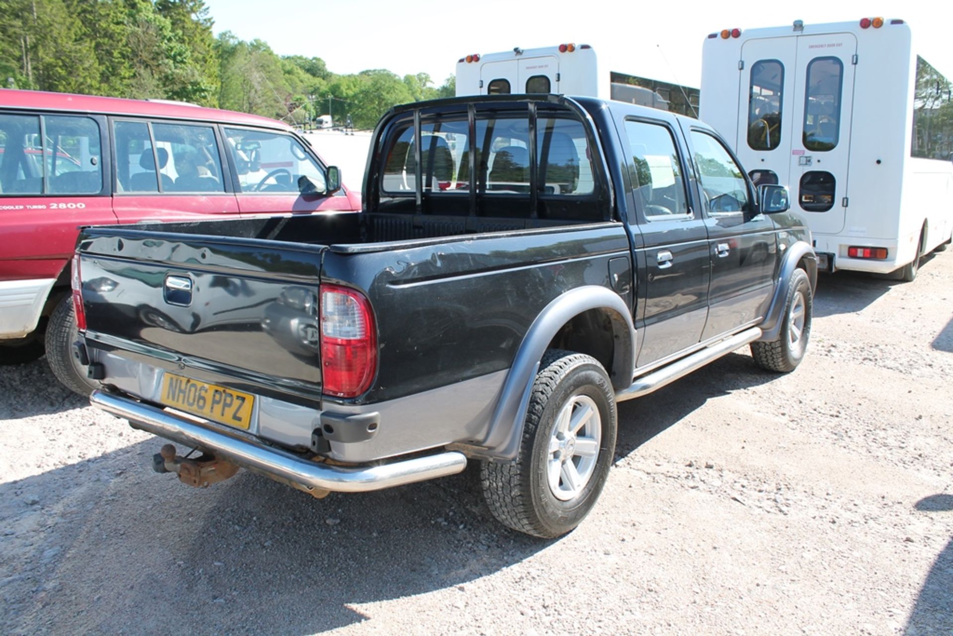 Ford Ranger Xlt Thunder - 2500cc 4 Door Pickup - Image 3 of 4