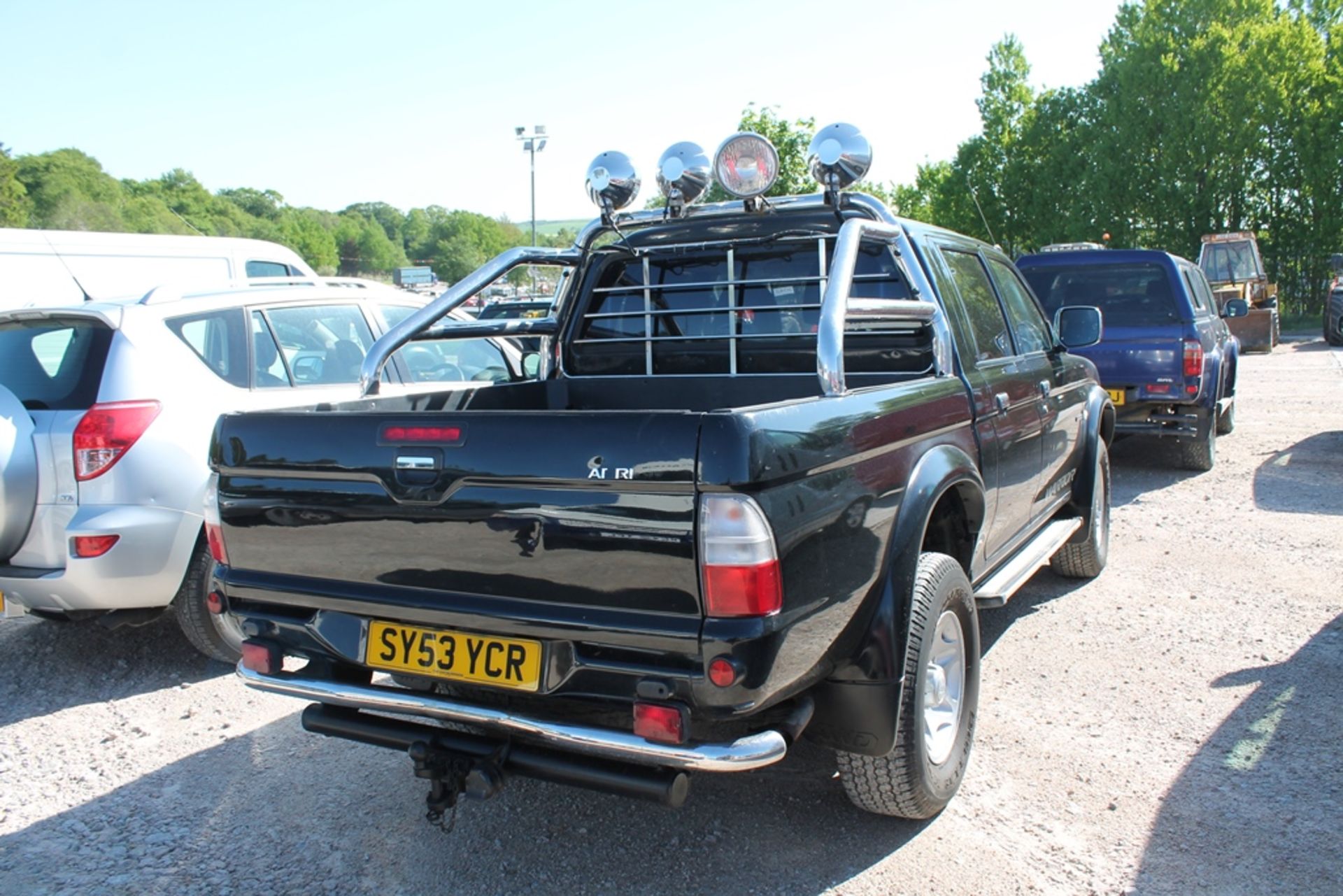 Mitsubishi L200 Warrior Lwb - 2477cc Pickup - Image 3 of 4