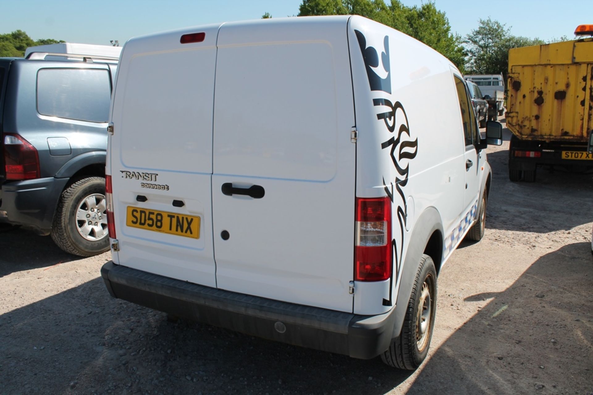 Ford Transit Conn T200 75 - 1753cc Van - Image 4 of 4