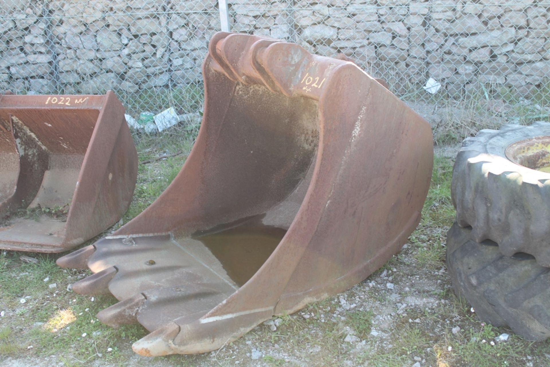 3 FT BUCKET FOR LIEBHERR SLEW DIGGER