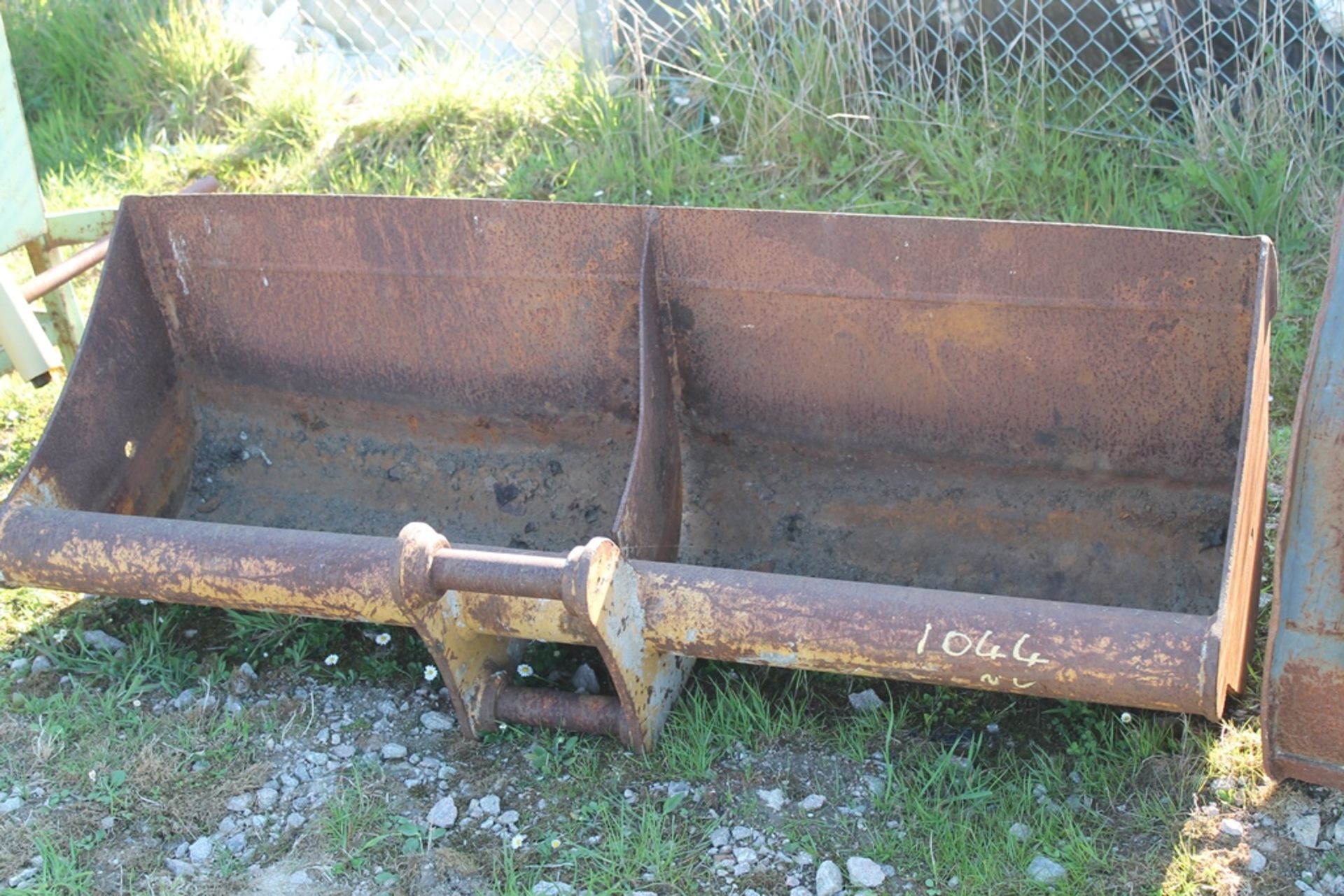 DITCHING BUCKET FOR CAT