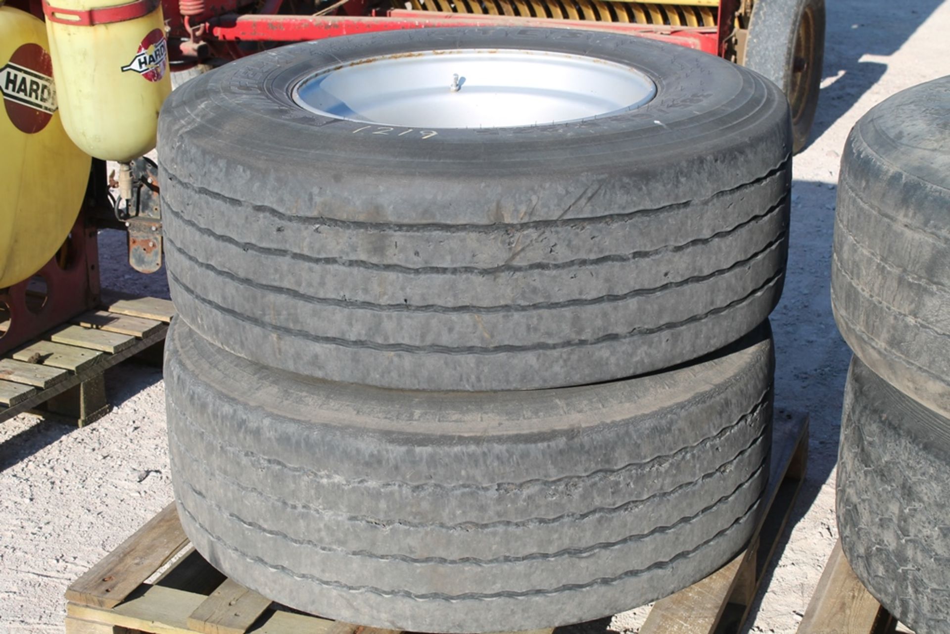 2 SUPER SINGLE LORRY WHEELS