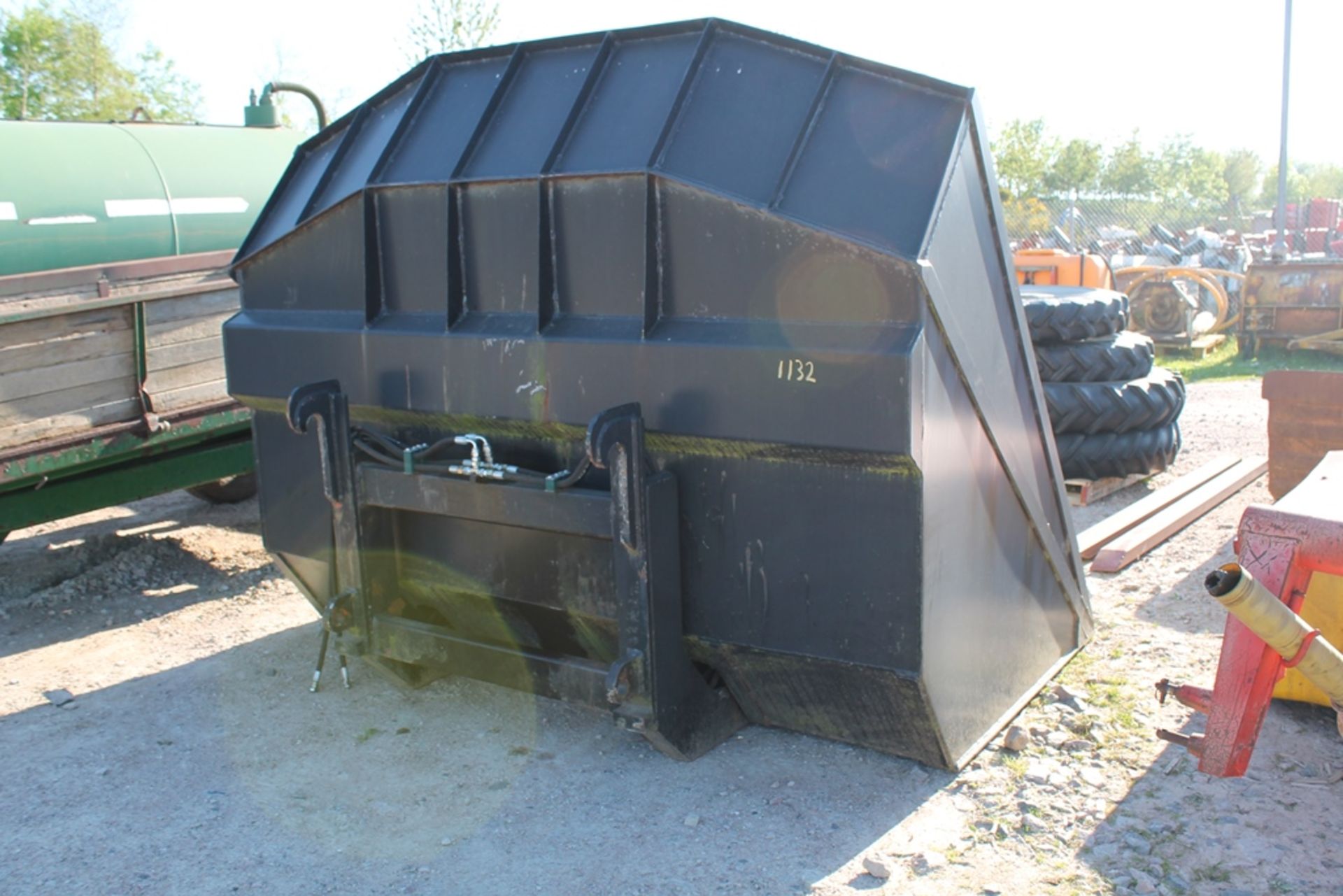 HYDRAULIC TOE TIP BUCKET