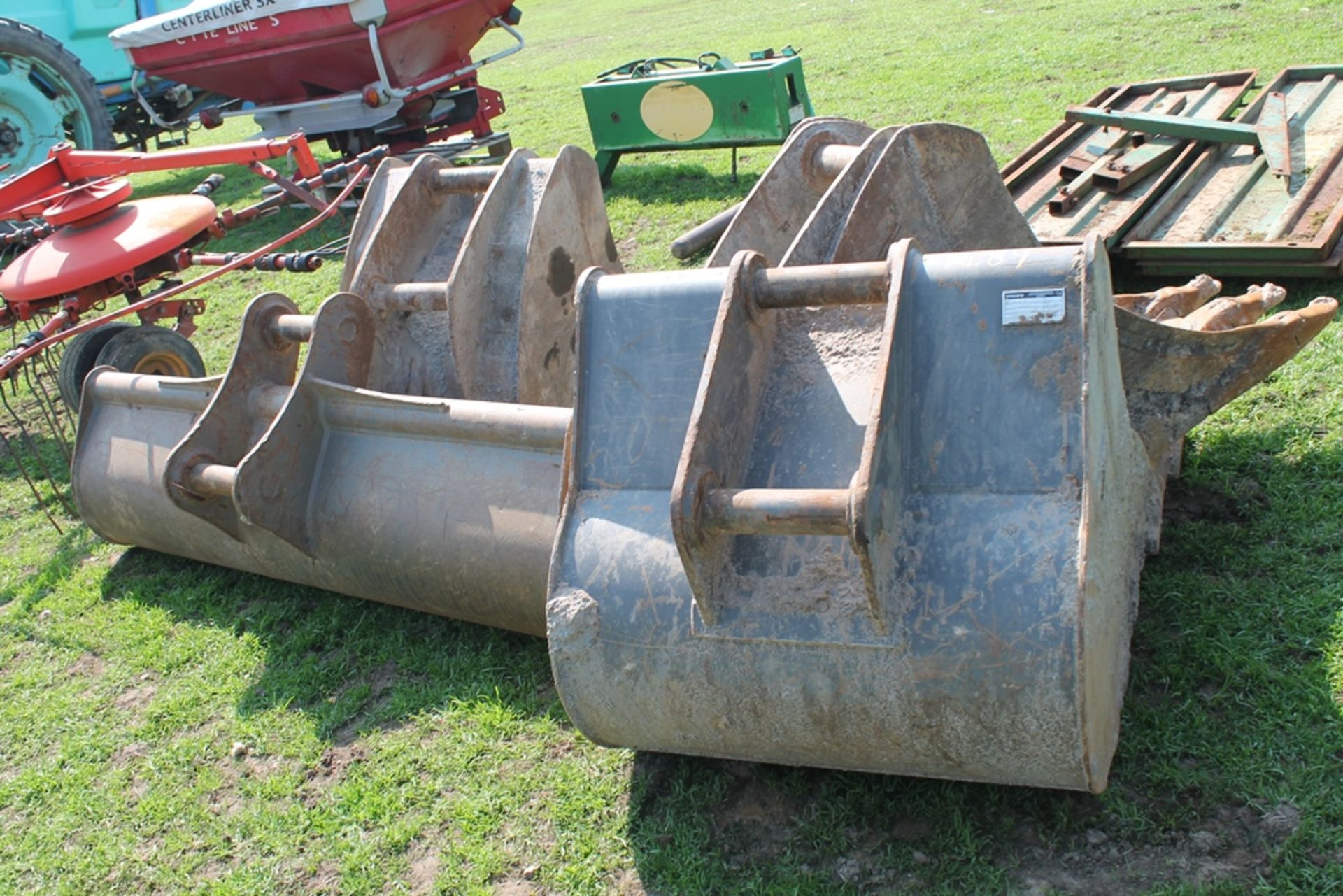 4 X 14 TON SLEW DIGGER BUCKETS