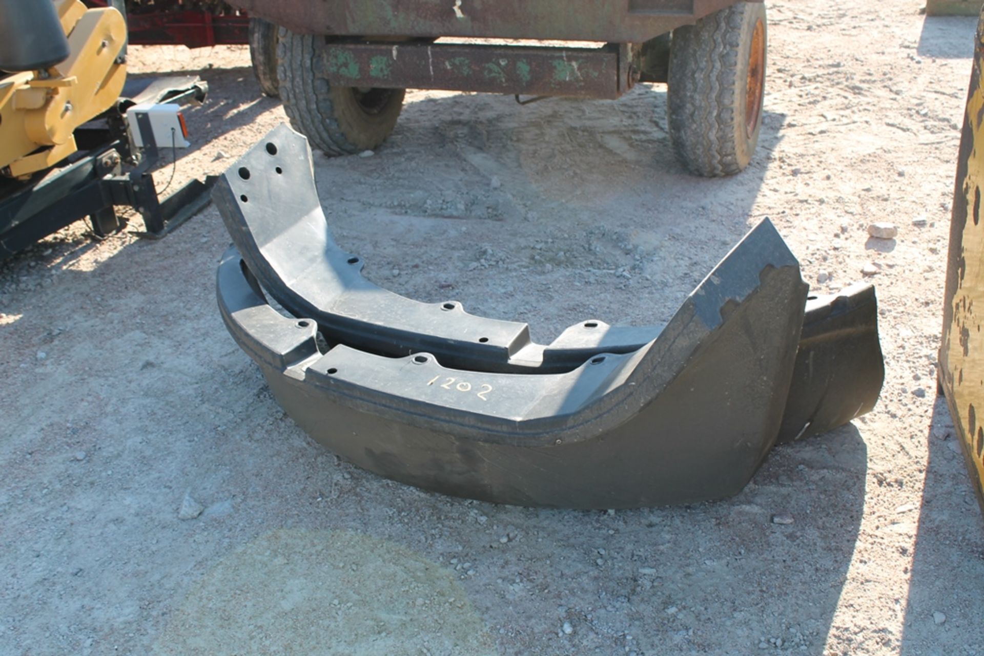 PAIR TEREX SHOVEL MUDGUARDS