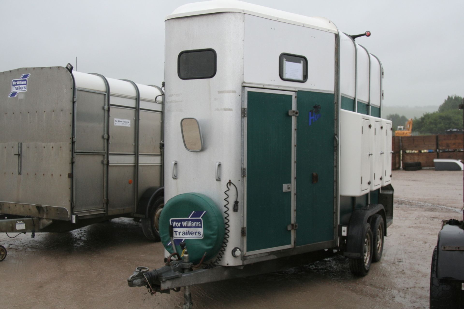 IW 510 HORSE TRAILER C/W LOCKABLE STORAGE