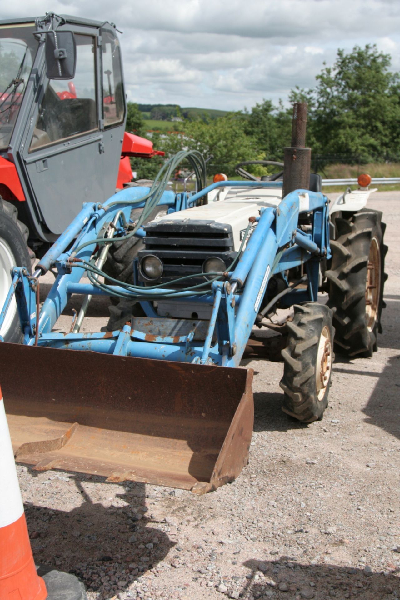 MITSIBUSHI MINI TRACTOR C/W LOADER, , H, , PLUS VAT