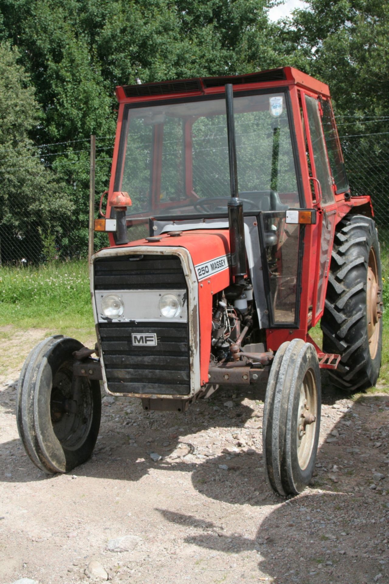 MF 250 TRACTOR, , PLUS VAT