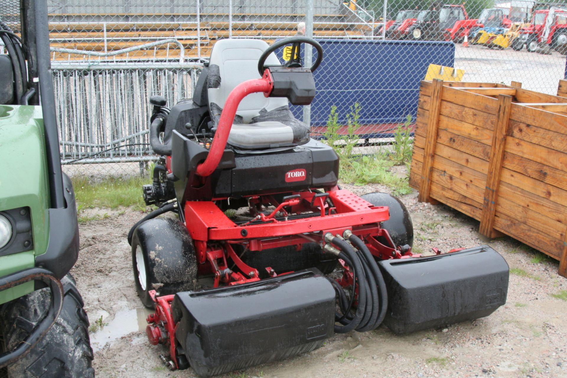 TORO GREENMASTER 3250 3191 HOURS KEY IN P/CABIN