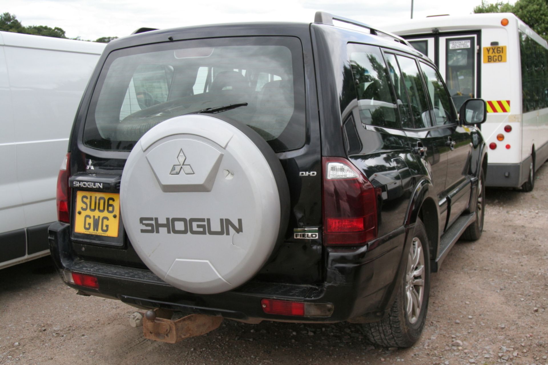 Mitsubishi Shogun Field Di-d Auto - 3200cc Estate - Image 3 of 3