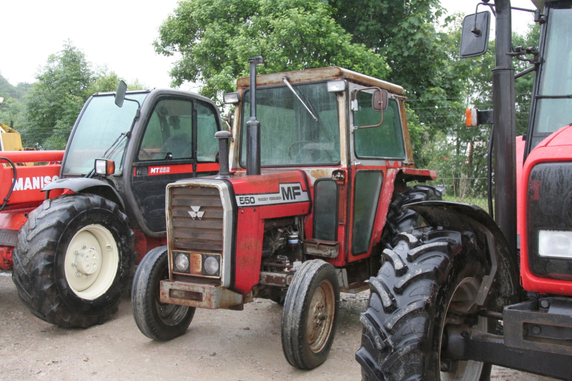 Massey Ferguson 550 Tractor