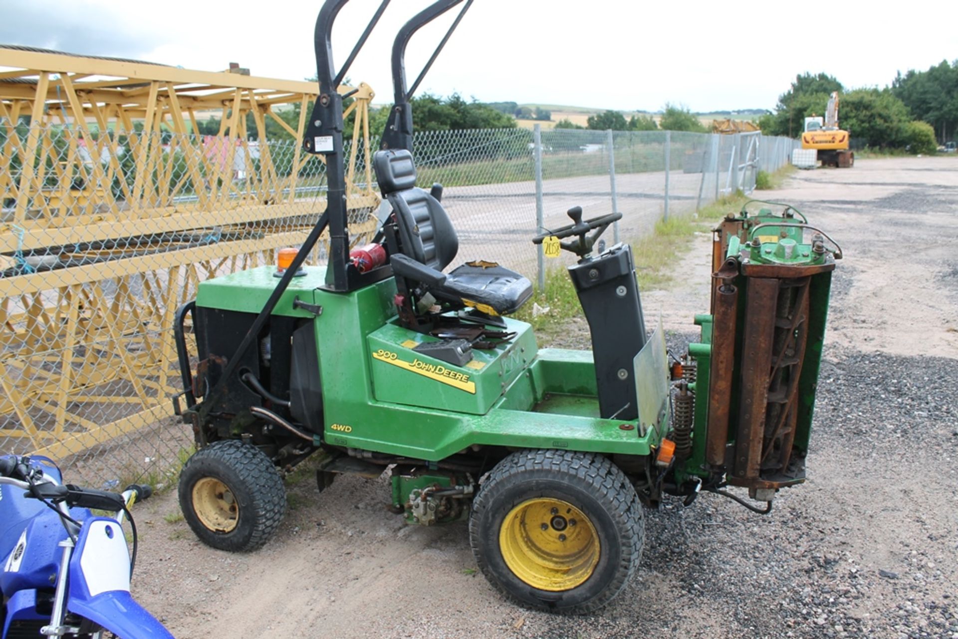 JOHN DEERE 900 MOWER