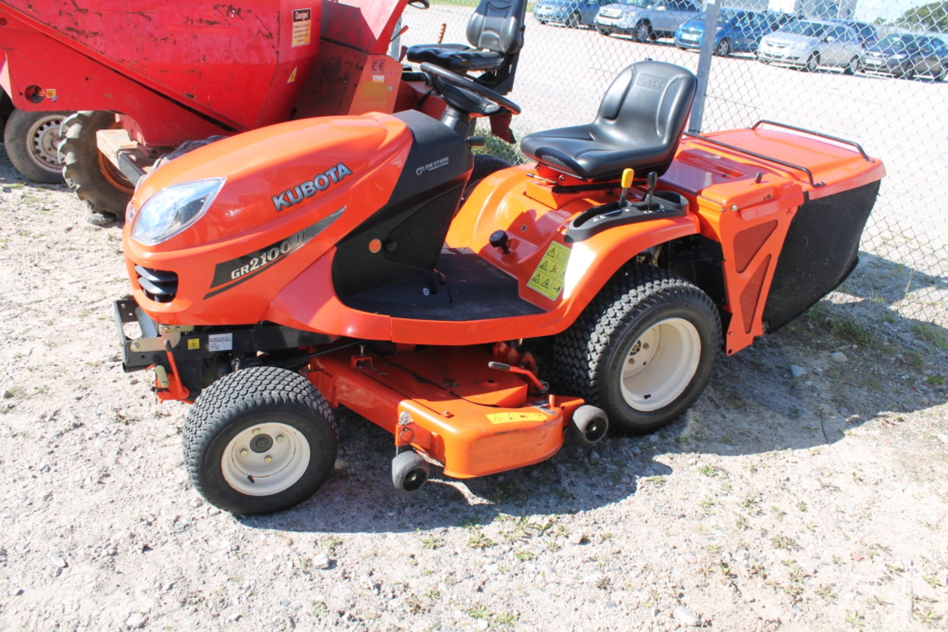 KUBOTA GR 2100 MK11 KEY IN P/CABIN - Image 2 of 2