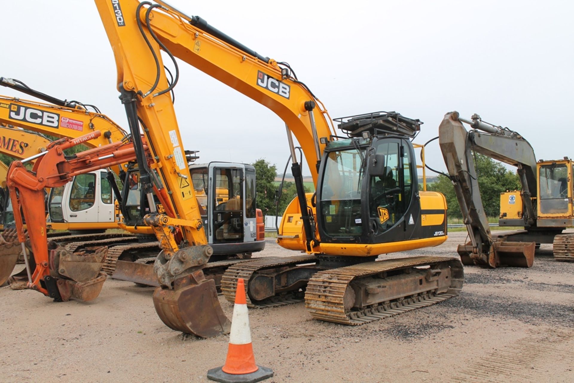 Jcb JS130 - 2999cc Tractor