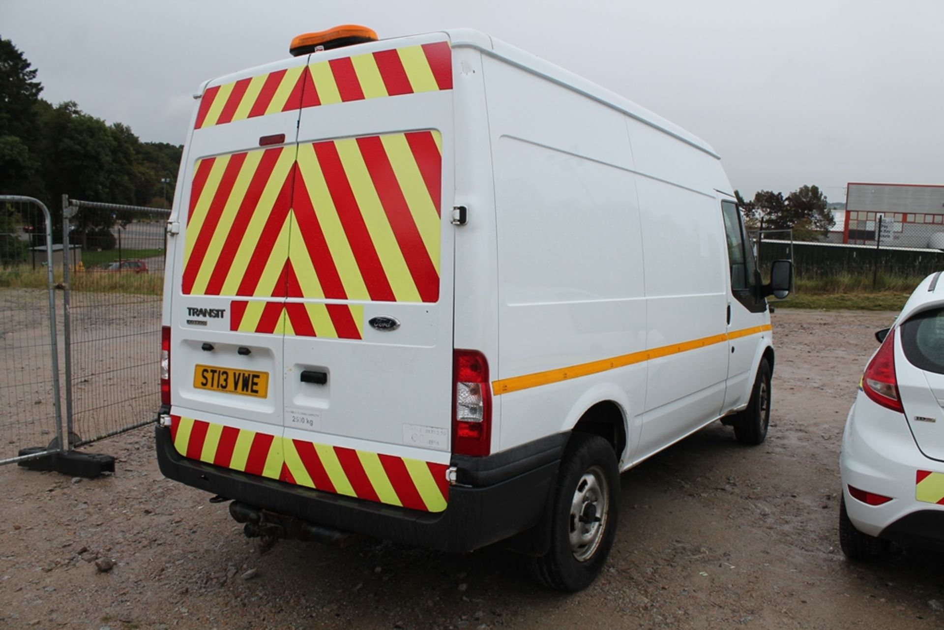 Ford Transit 100 T350 Rwd - 2198cc 2 Door Van - Image 3 of 4