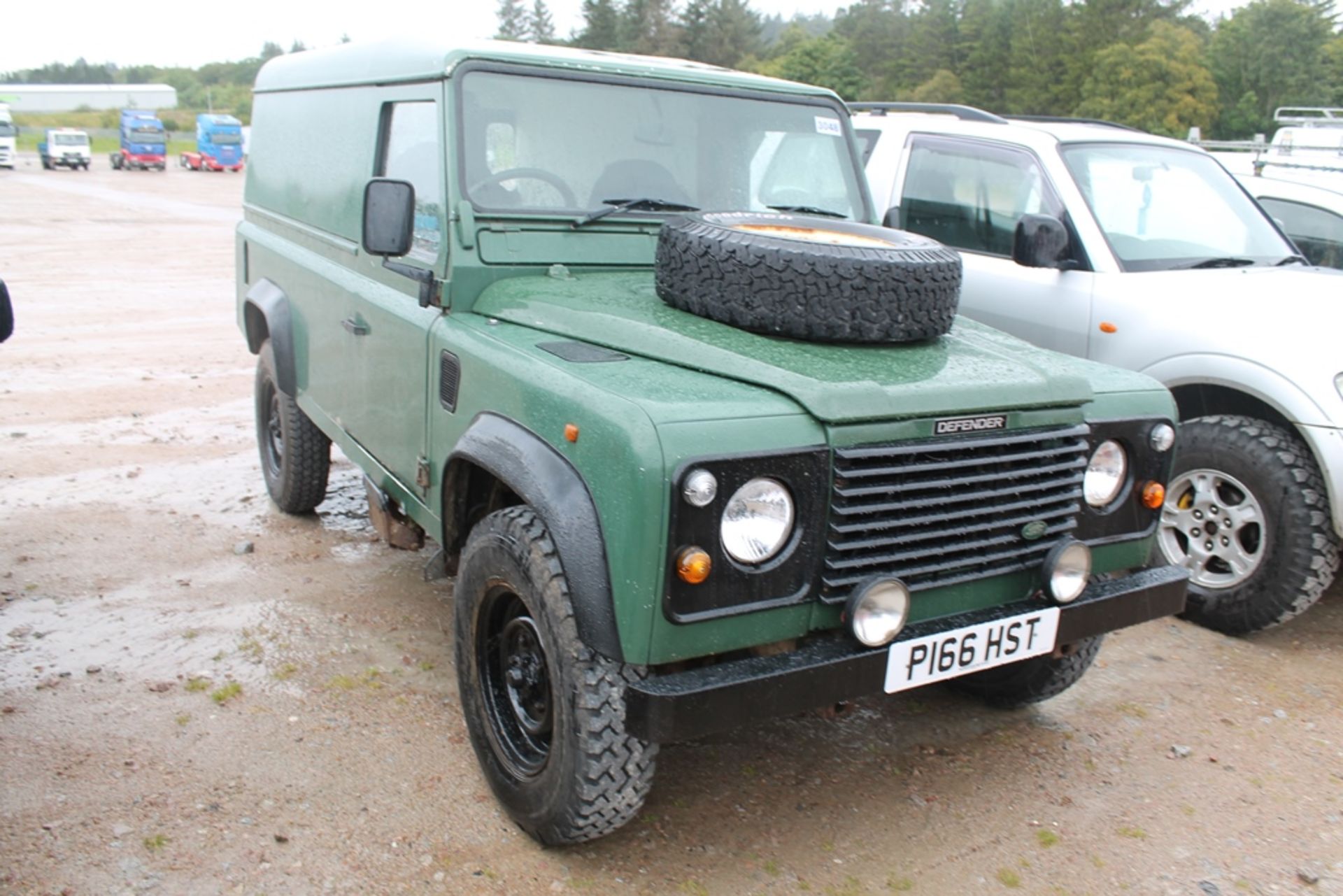 Land Rover 110 Defender Tdi - 2495cc 4x4 - Image 4 of 4