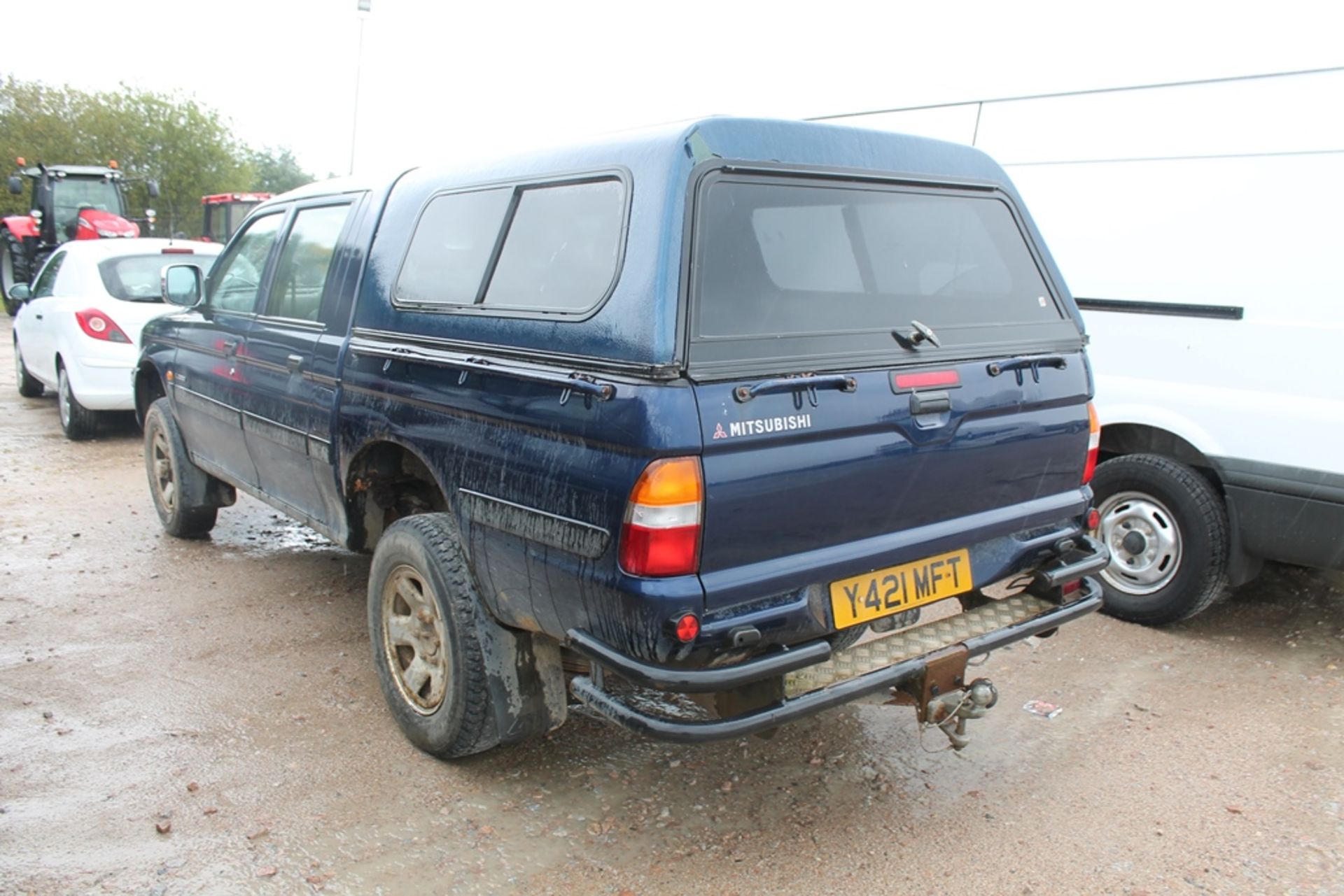 Mitsubishi L200 - 2500cc 4x4 - Image 2 of 4