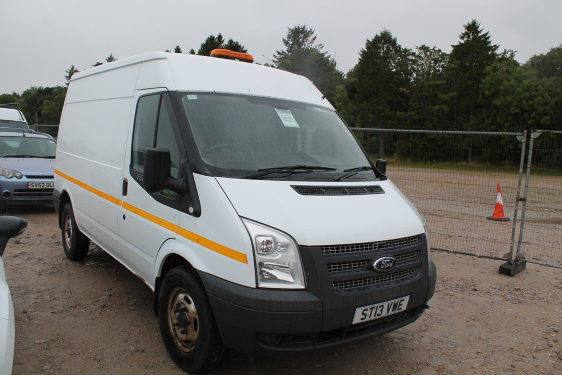 Ford Transit 100 T350 Rwd - 2198cc 2 Door Van - Image 4 of 4