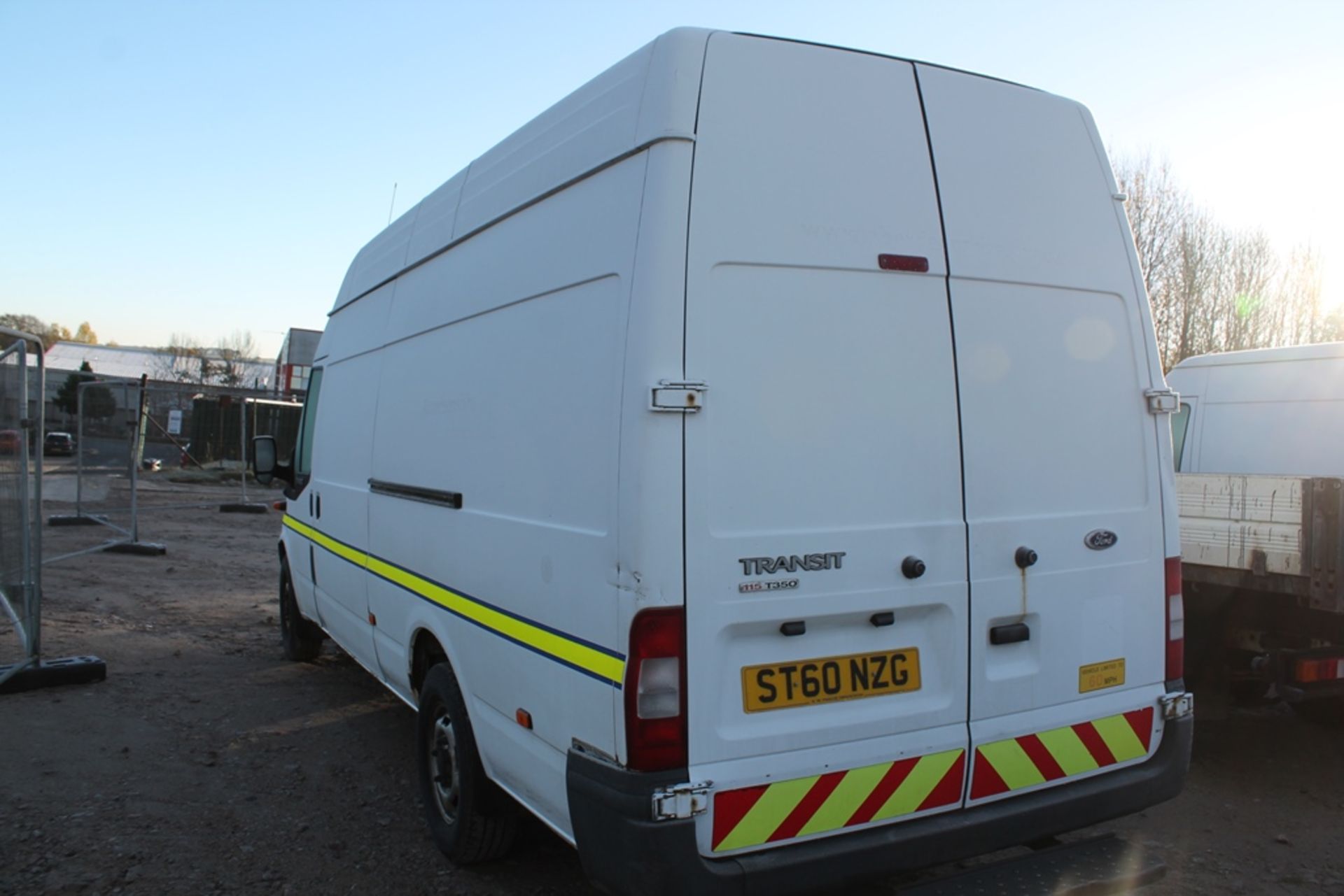 Ford Transit 115 T350l Rwd - 2402cc 2 Door Van - Image 2 of 4