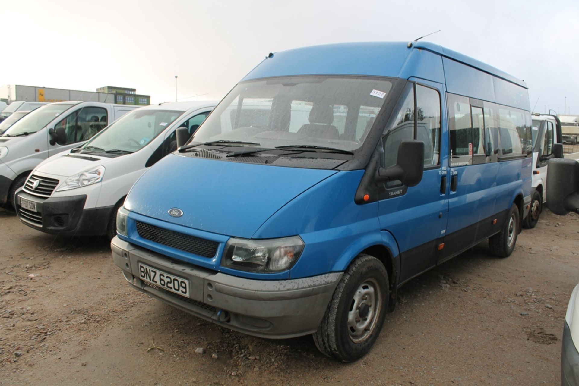 Ford Transit - 2402cc Minibus