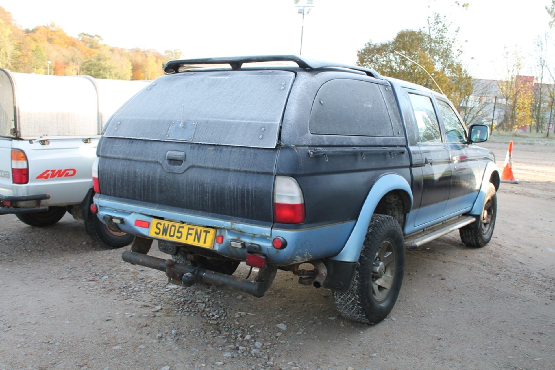 Mitsubishi L200 Gl 4work Lwb - 2477cc 4 Door Pickup - Image 3 of 4