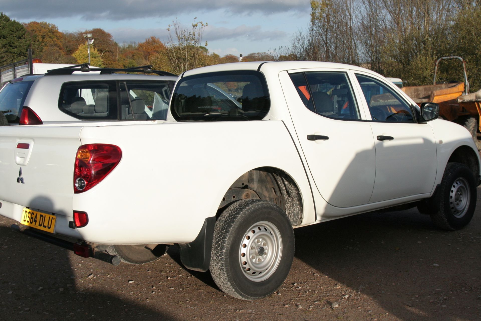 Mitsubishi L200 4work Lb Dcb Di-d 4x - 2477cc 2 Door Pickup - Image 3 of 3