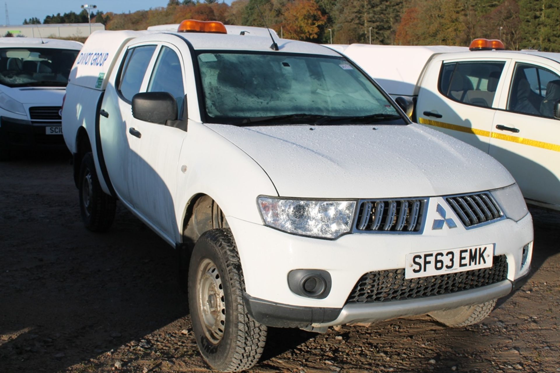 Mitsubishi L200 4work Lb Dcb Di-d 4x - 2477cc 4 Door Pickup - Image 4 of 4