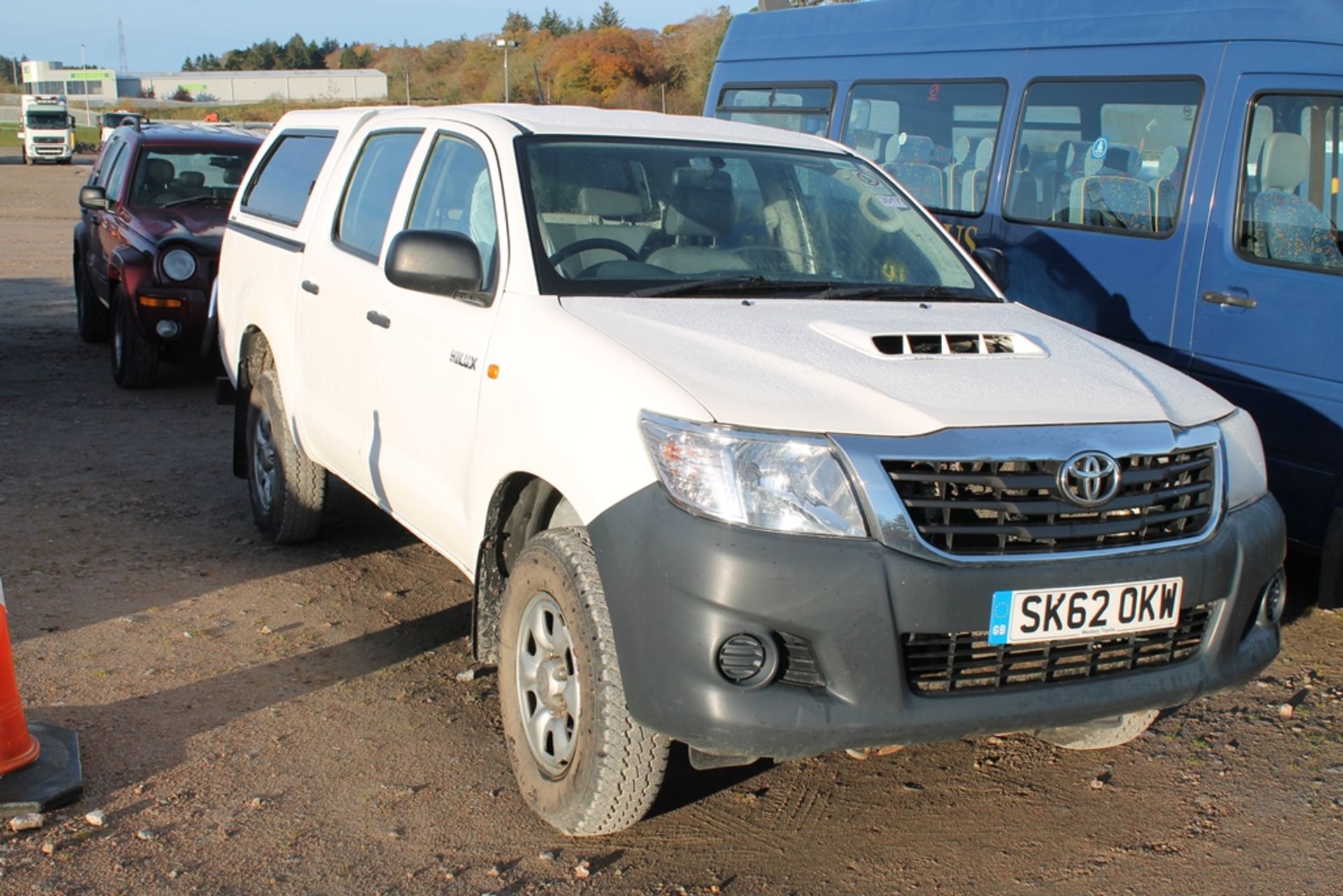 3.Toyota Hilux Hl2 D-4d 4x4 Dcb - 2494cc 4 Door 4x4 - Image 4 of 4