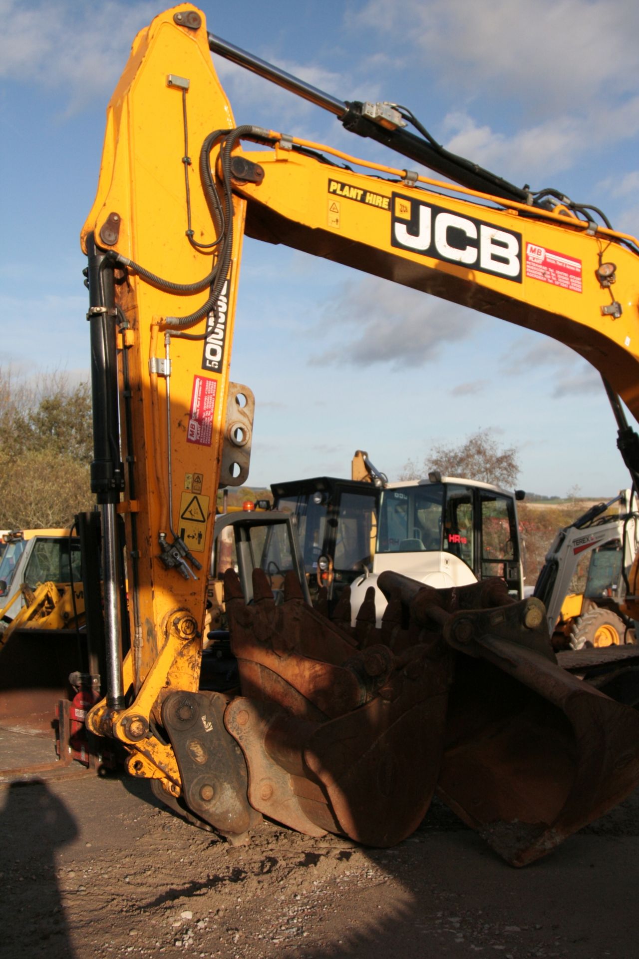 JCB JS220L TRACKED EXCAVATOR, , YEAR 2015, AIR CON, , PLUS VAT - Image 2 of 4