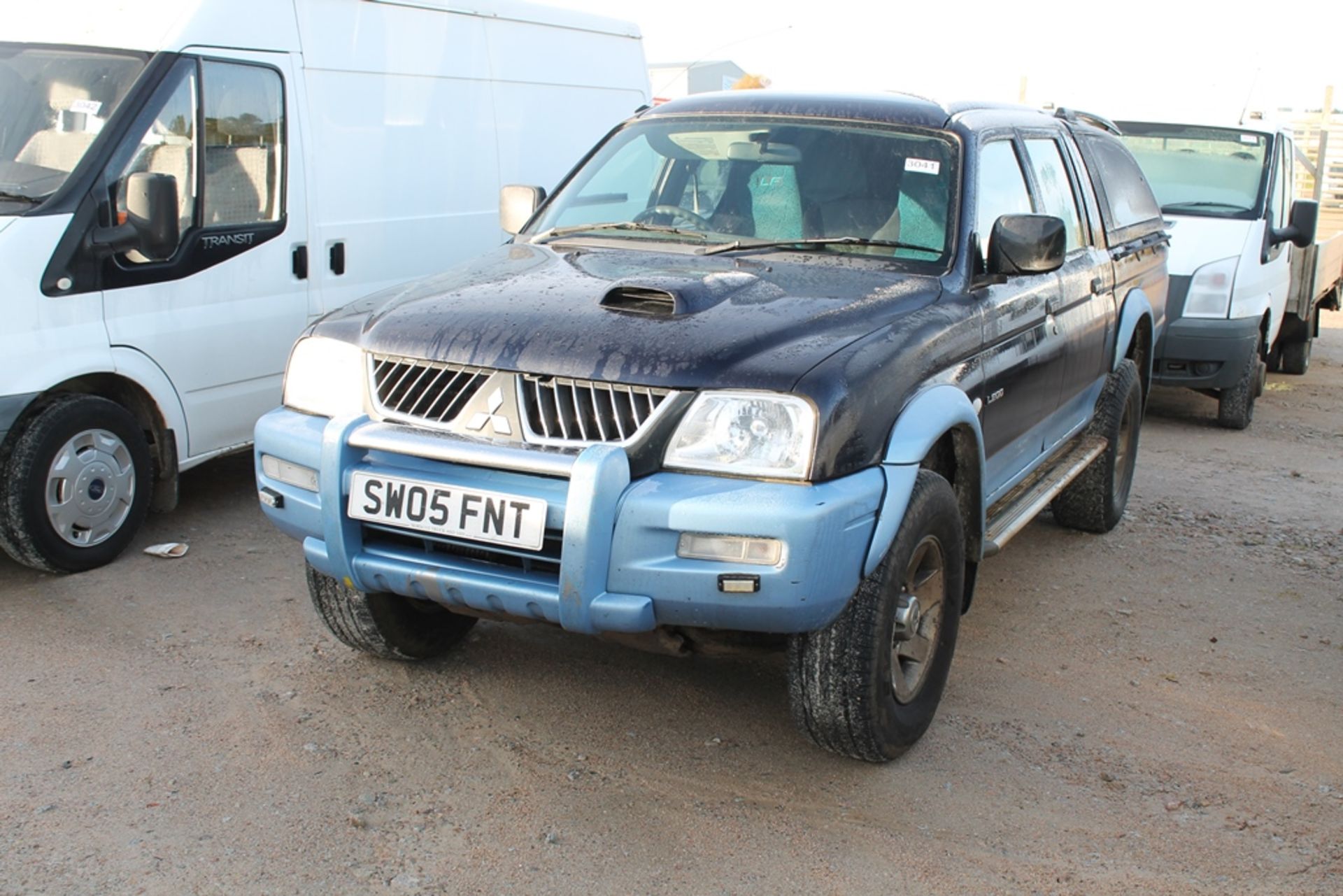 Mitsubishi L200 Gl 4work Lwb - 2477cc 4 Door Pickup