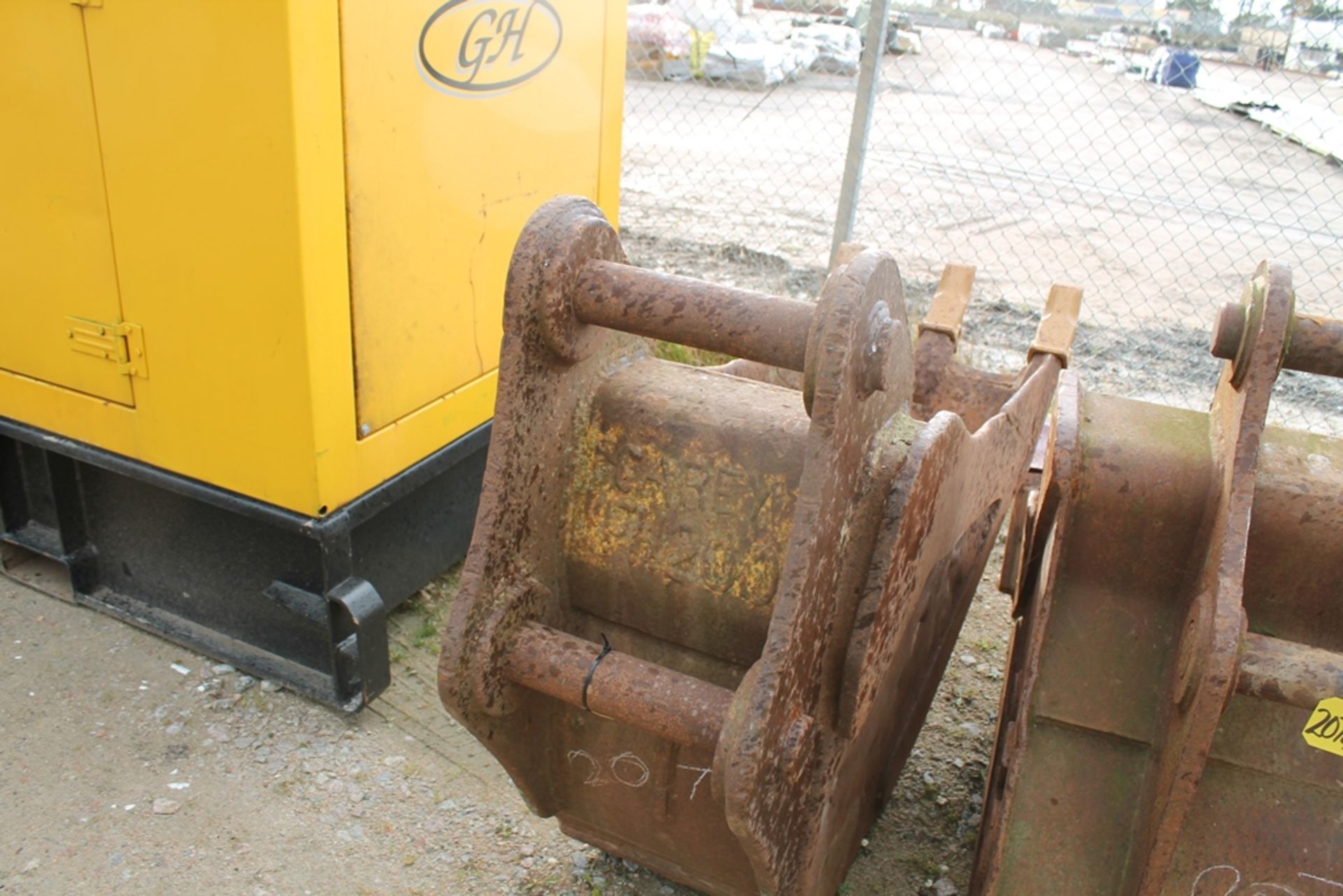 20" DIGGING BUCKET