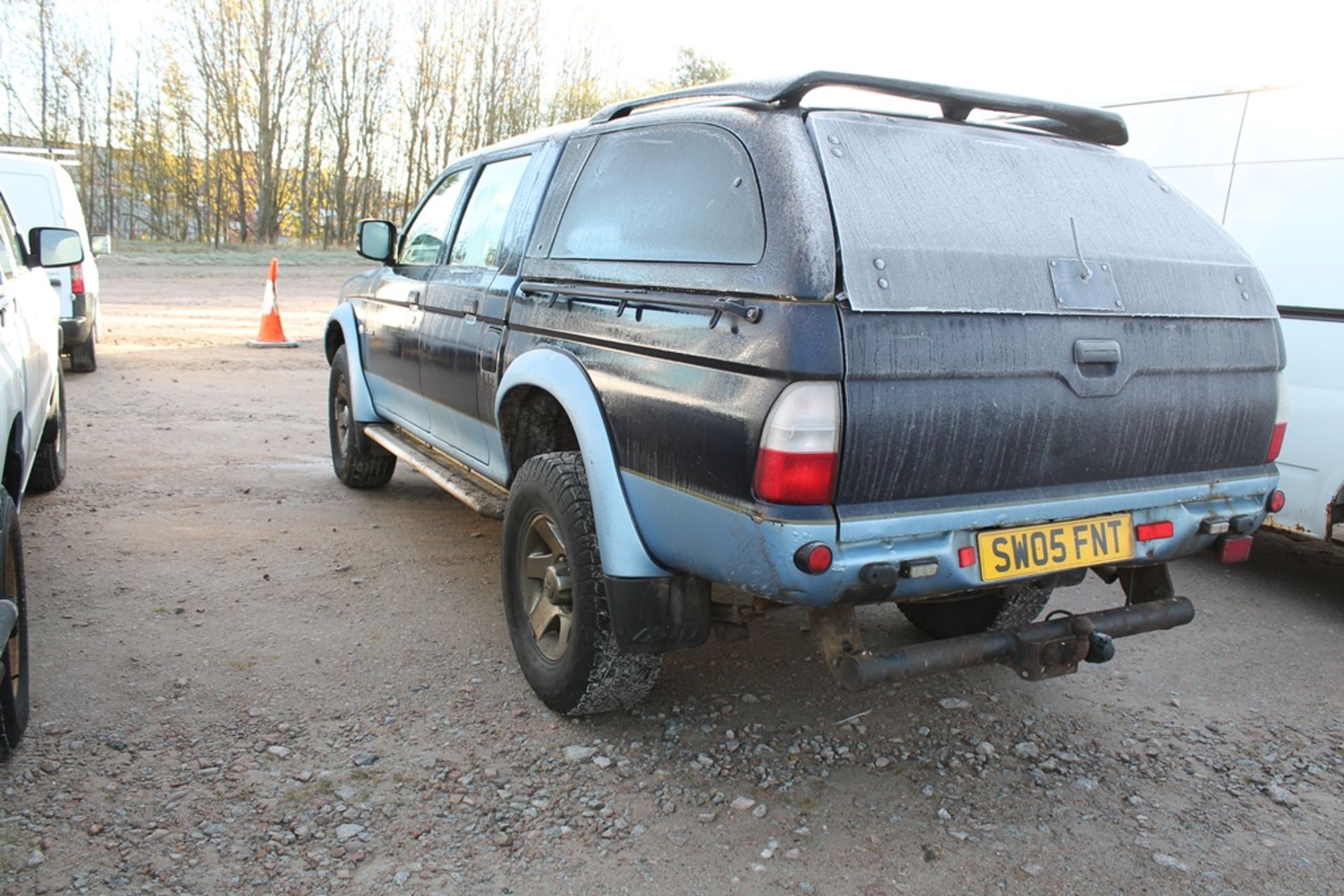 Mitsubishi L200 Gl 4work Lwb - 2477cc 4 Door Pickup - Image 2 of 4