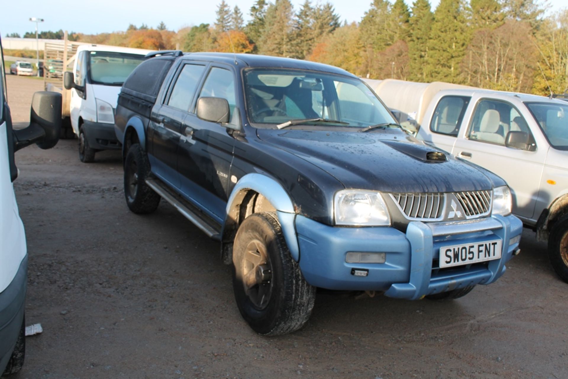 Mitsubishi L200 Gl 4work Lwb - 2477cc 4 Door Pickup - Image 4 of 4