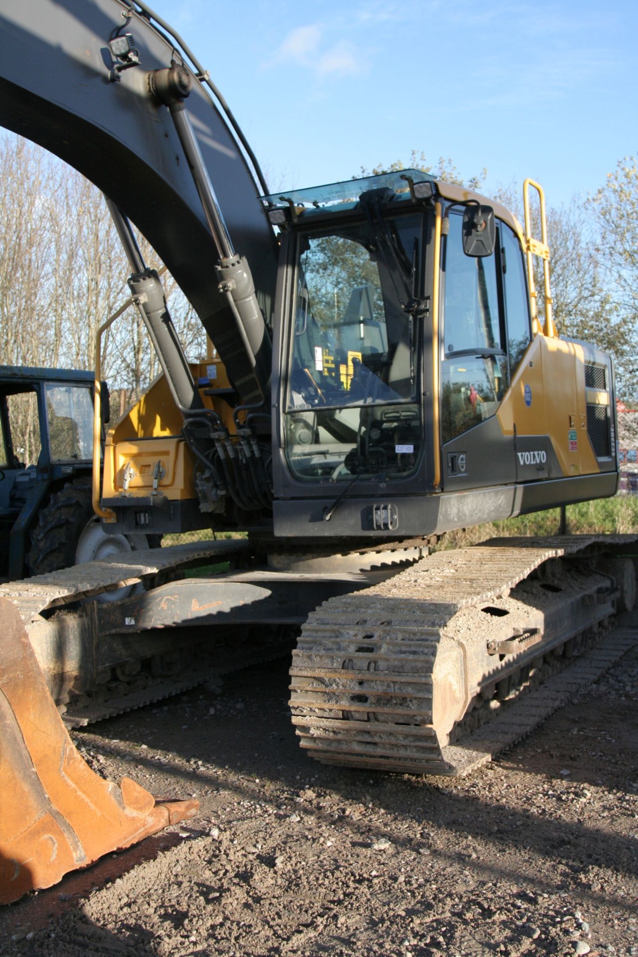 Volvo EC220EL Tracked Slew Excavator, Year 2015 , Displaying 3,407 hours, VIN VCEC220EP00320188, Plu - Image 3 of 3