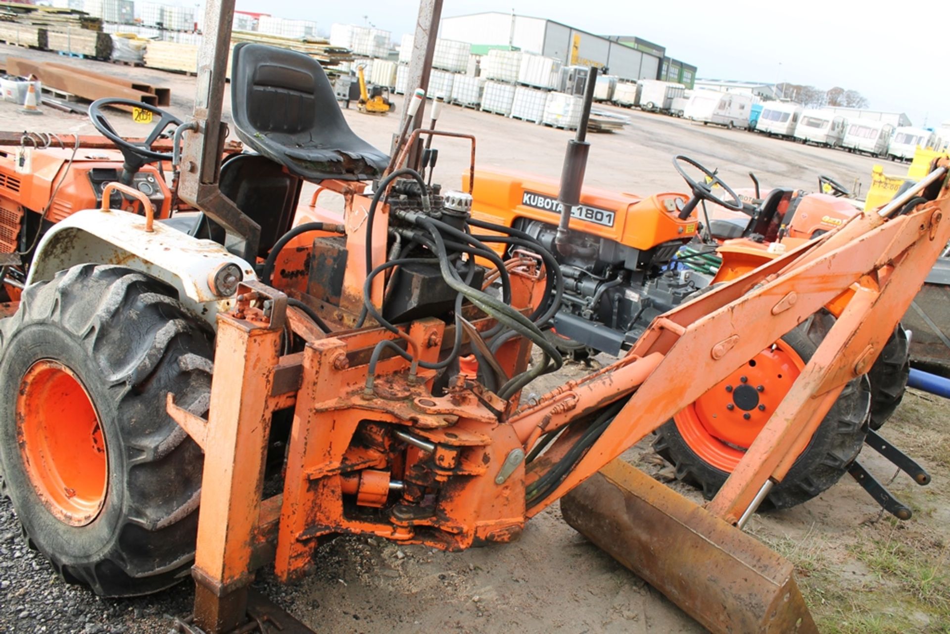 KUBOTA LOADER BACK ACTOR KEY IN P/CABIN - Image 2 of 2