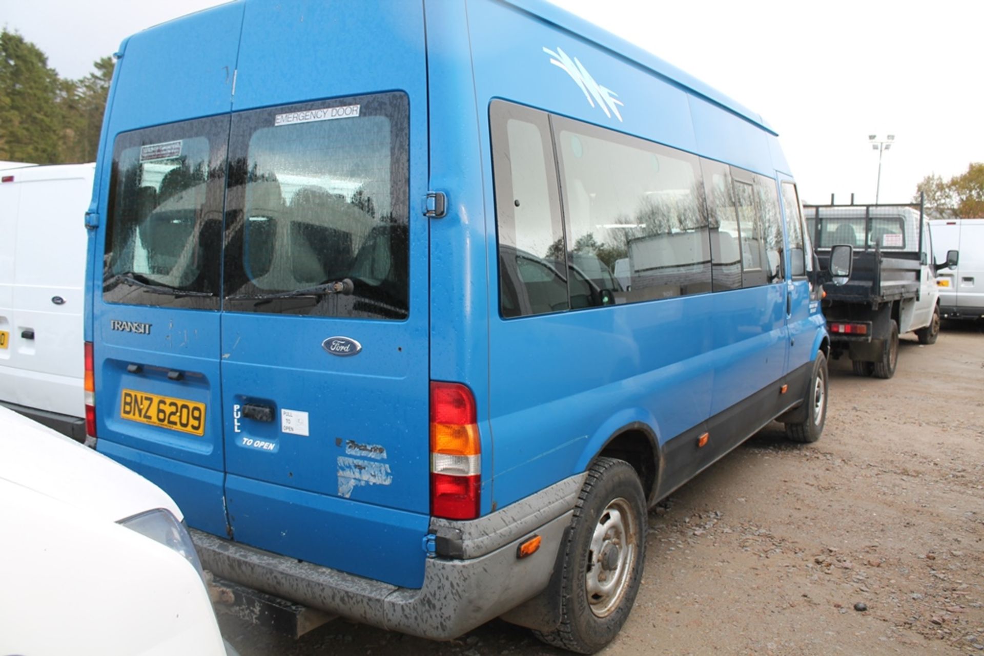 Ford Transit - 2402cc Minibus - Image 3 of 4