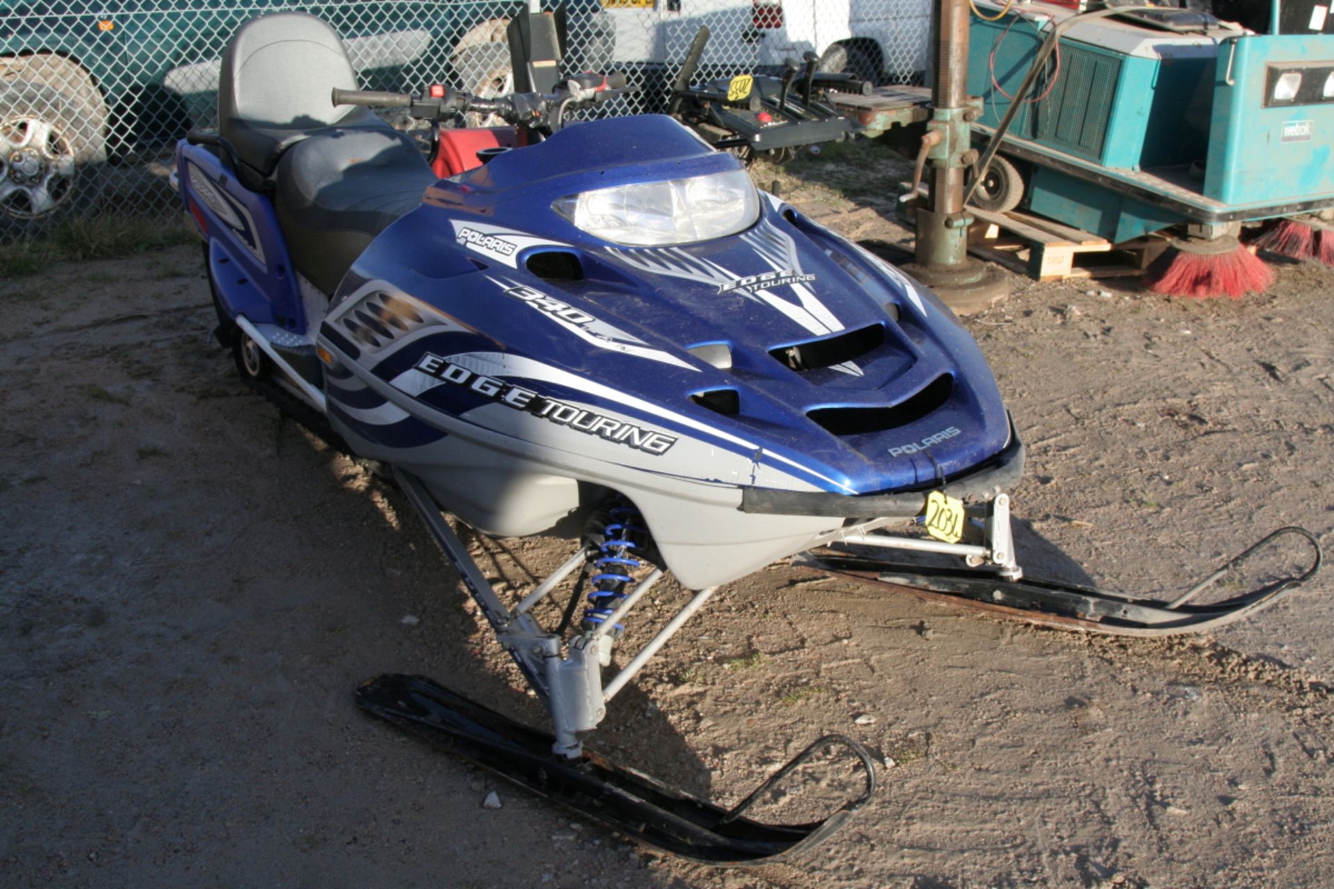 POLARIS SNOW MOBILE