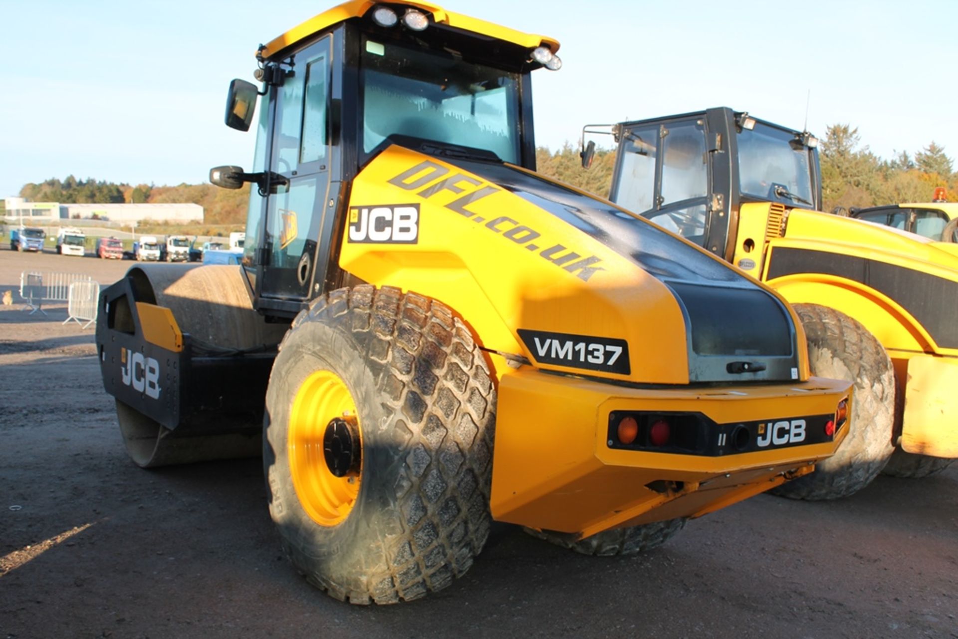 JCB VM137 Single Drum Vibrating Roller , Year 2015, Displaying 924 hours , VIN JCBWM137C02439639, Pl - Image 2 of 4