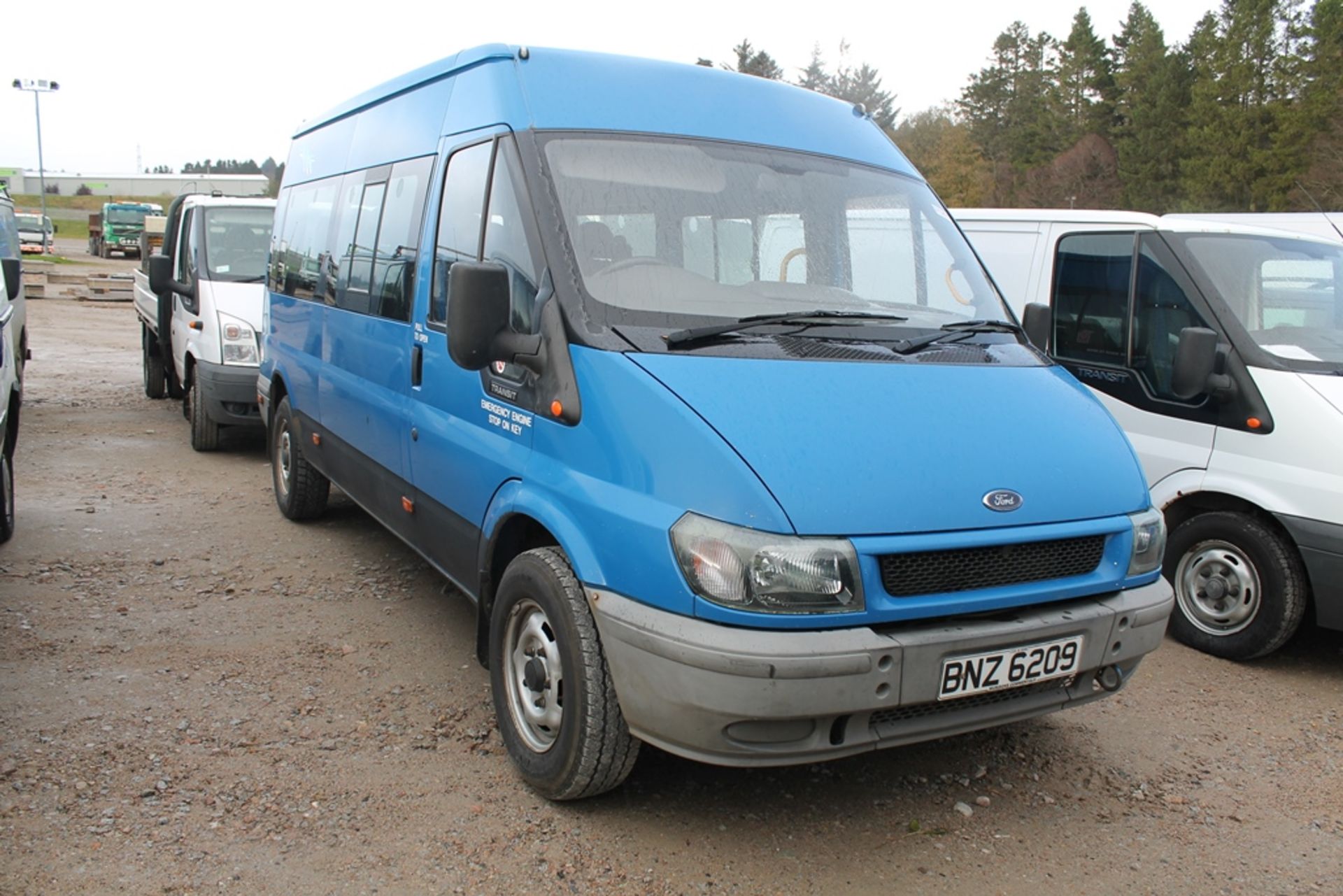 Ford Transit - 2402cc Minibus - Image 4 of 4