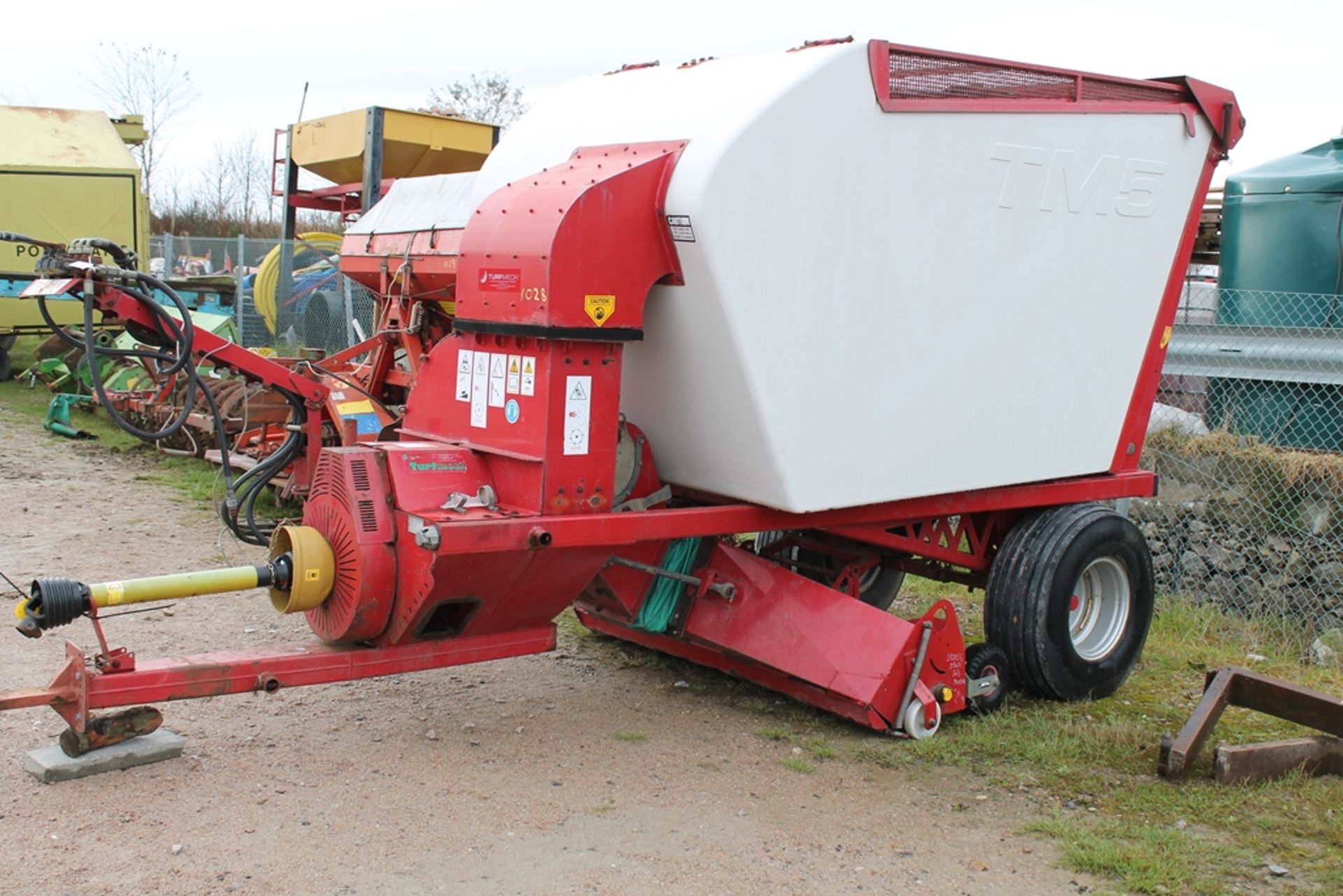 TURFMECH TRAILED VACUUM COLLECTOR WITH PTO & MANUAL