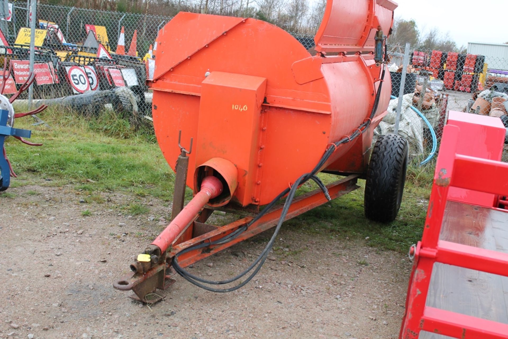 HOWARD MUCKSPREADER WITH PTO