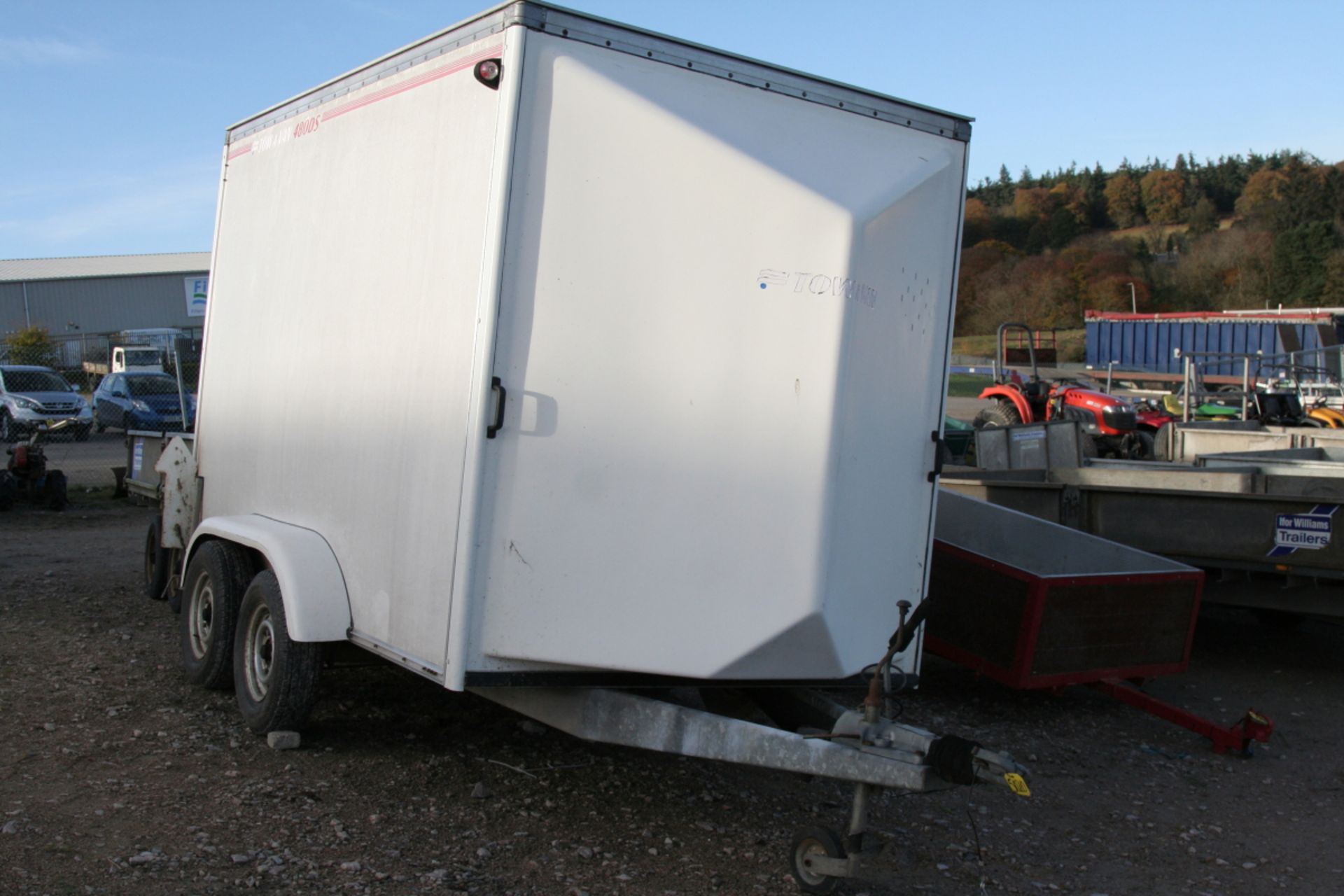 INDESPENSION 10 FT BOX VAN TRAILER