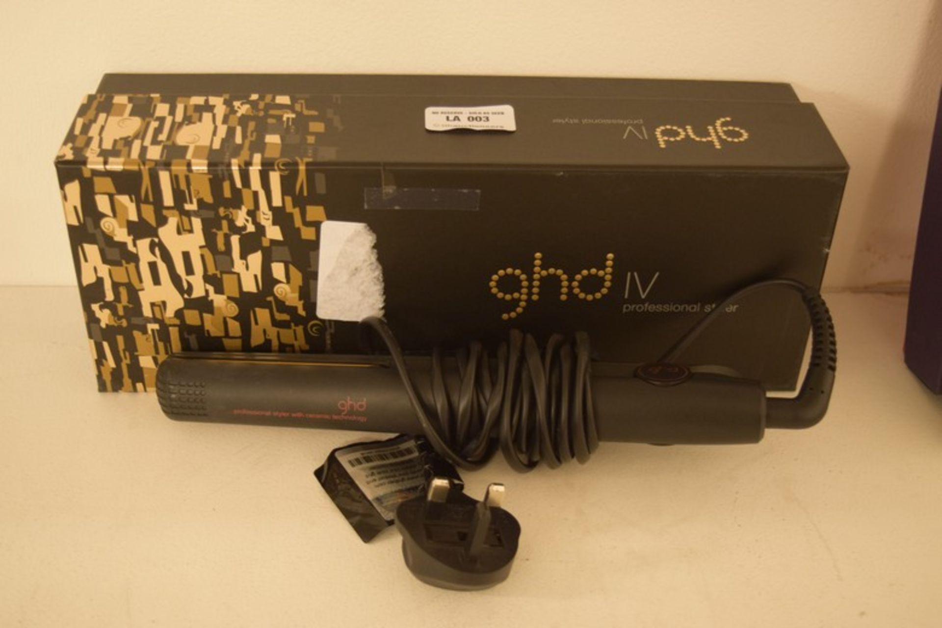 1 x BOXED GHD IV-GOLD HAIR STRAIGHTENERS RRP £145 (02.12.2016) *PLEASE NOTE THAT THE BID PRICE IS