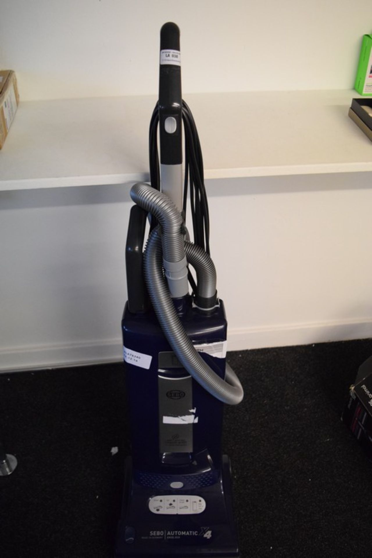 1 x SEBO X4 AUTOMATIC XO ECO UPRIGHT VACUUM CLEANER RRP £280 (22.12.2016) *PLEASE NOTE THAT THE