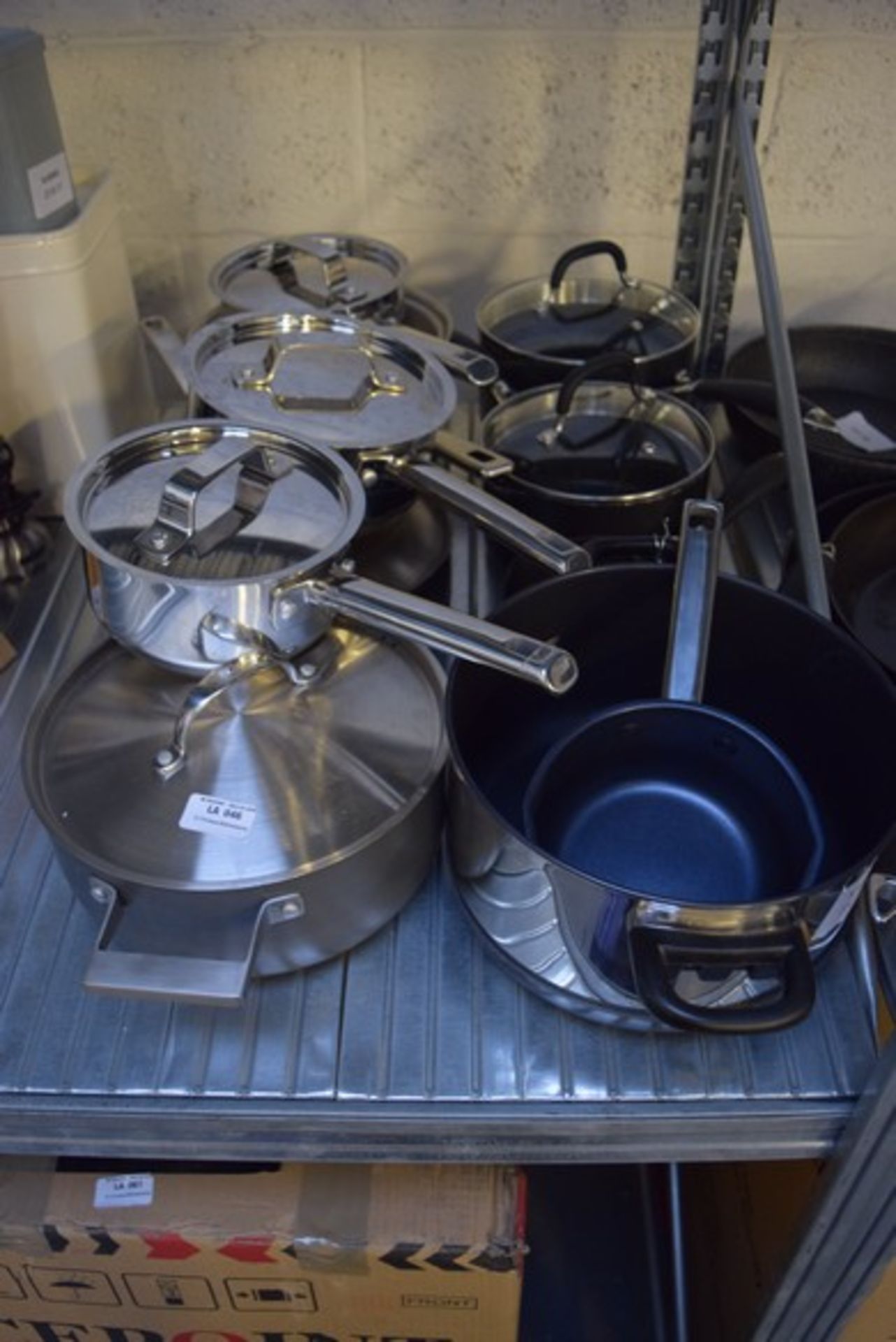 6 X ITEMS TO INCLUDE SAUCEPAN SETS, BROILING PANS, STEWING POTS AND OTHERS COMBINED RRP £325 27.01.