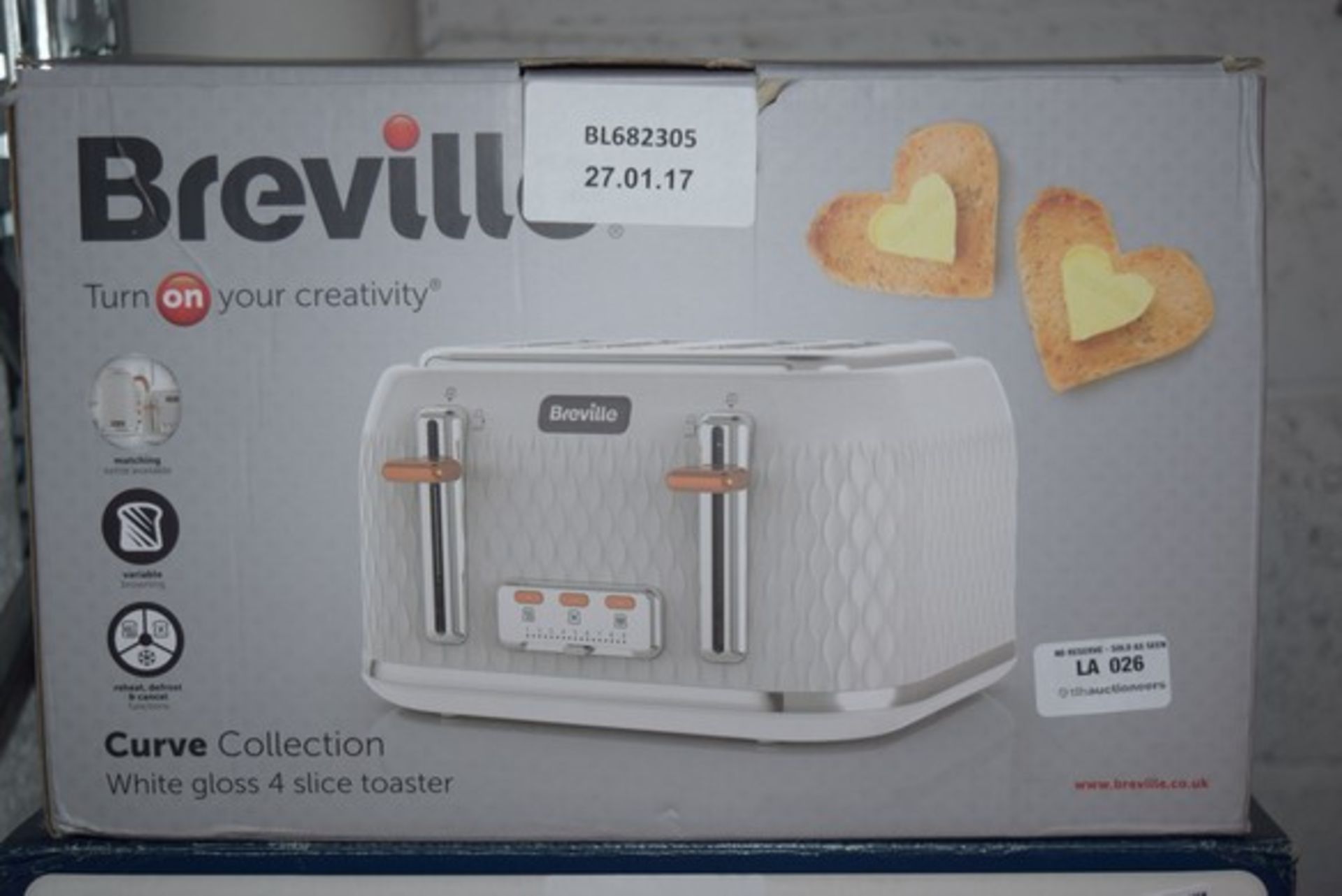 1 X BOXED BREVILLE CURVED COLLECTION WHITE GLOSS 4 SLICE TOASTER RRP £65 27.01.17