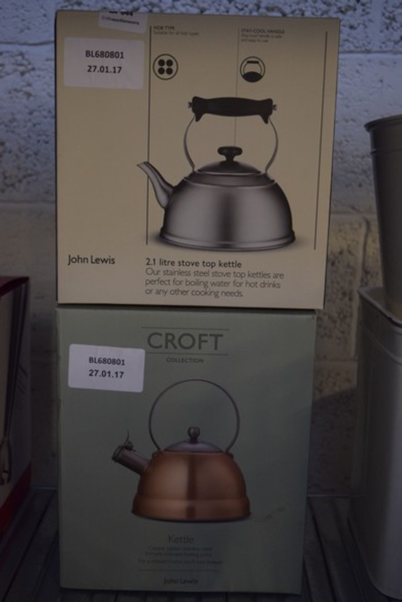 2 X ASSORTED STOVE TOP KETTLES IN COPPER PLATED STAINLESS STEEL AND STAINLESS STEEL COMBINED RRP £